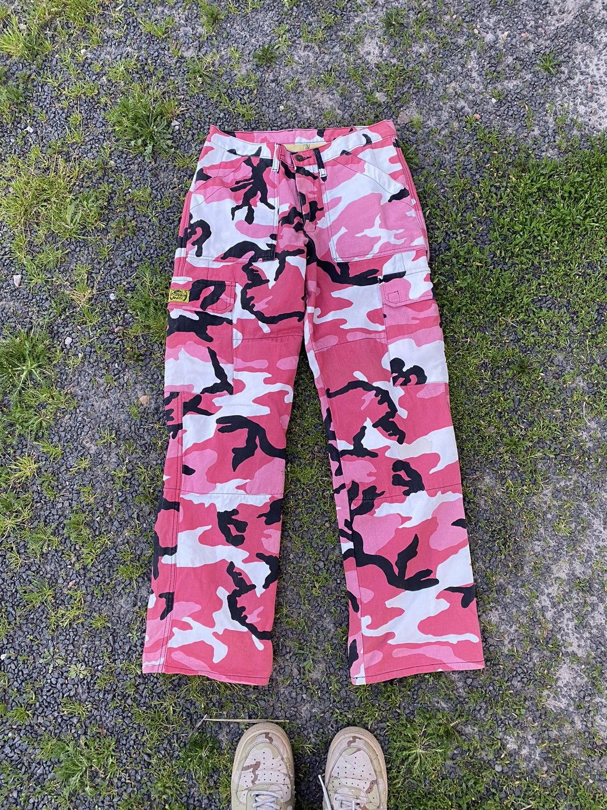 image of Draggin Jeans Pink Camo Y2K Cargo Pants, Men's (Size 32)