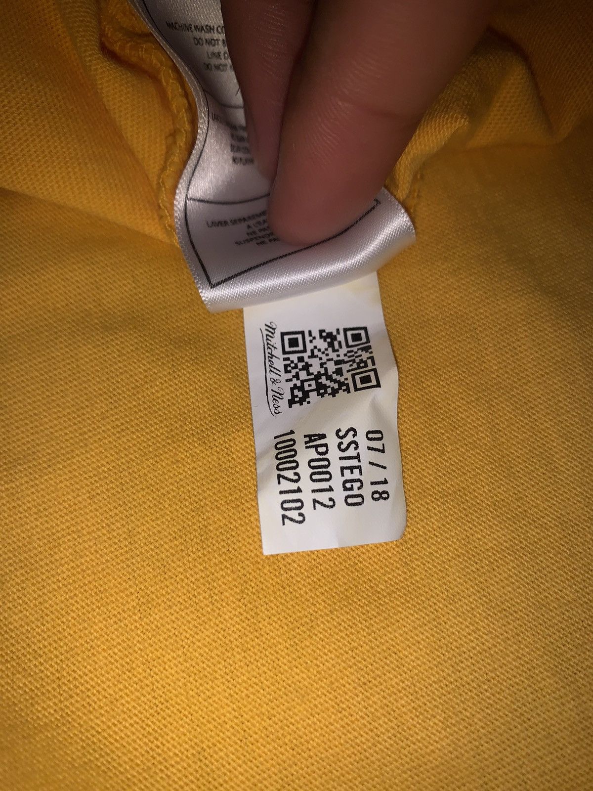 Bape × Mitchell & Ness Bape x Mitchell & Ness Lakers Tee FW18 Size US M / EU 48-50 / 2 - 17 Thumbnail