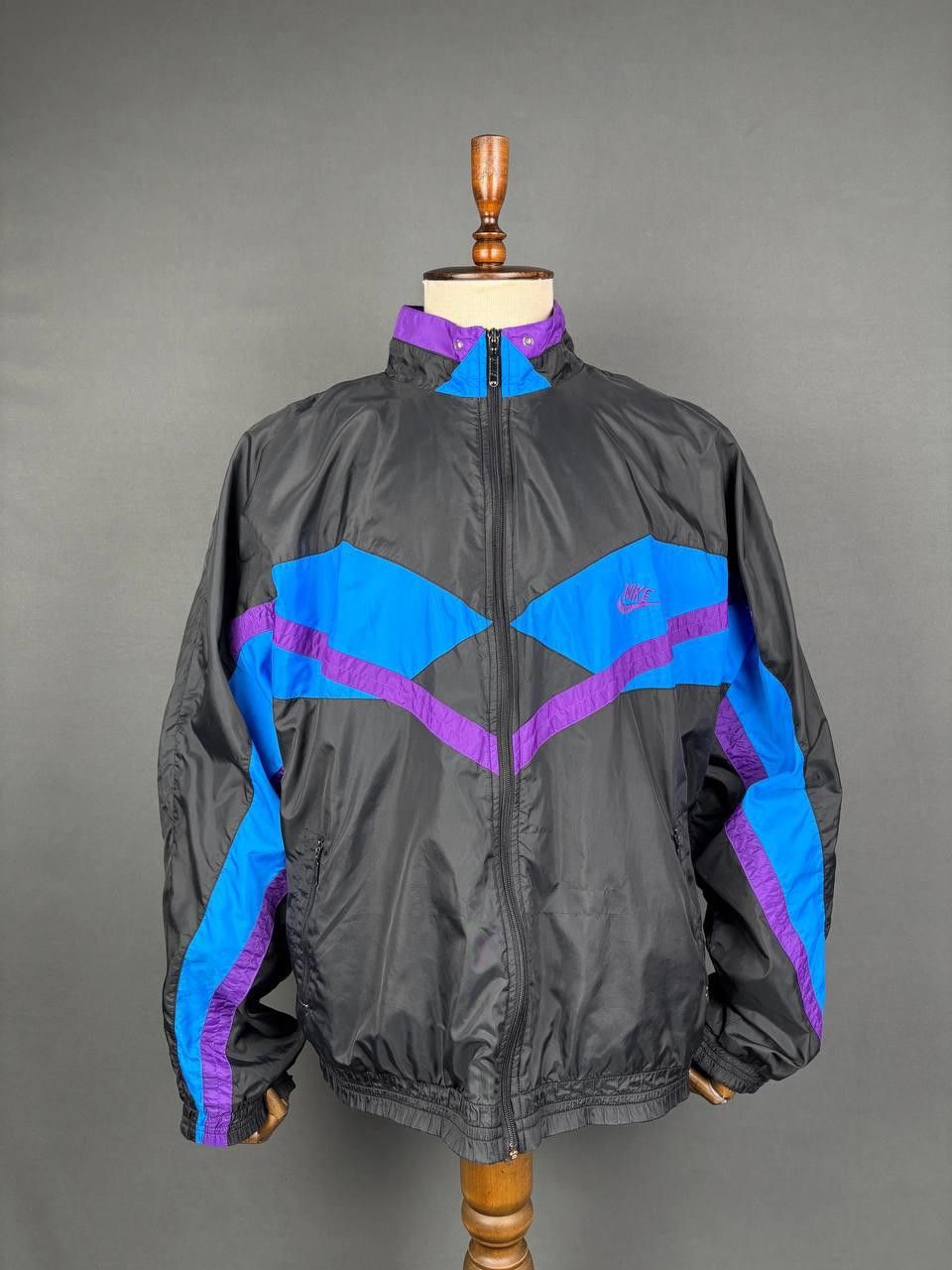 Nike Nike Windbreaker Jacket Size XL Black Blue Purple Vintage Size US XL / EU 56 / 4 - 1 Thumbnail