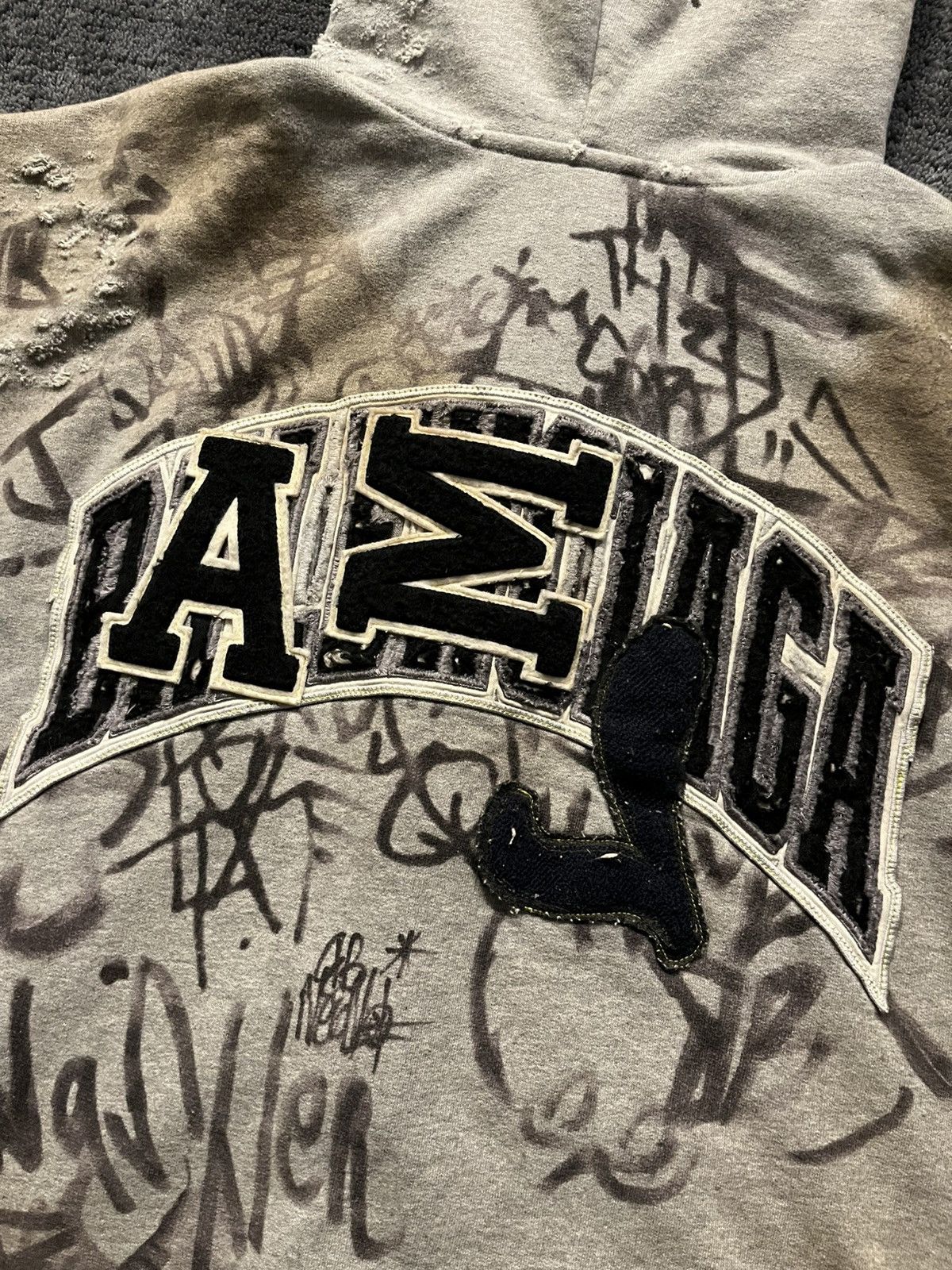 Balenciaga SS23 Balenciaga Skater Graffiti Distressed Zip Up Hoodie Size US XXS / EU 40 - 7 Thumbnail