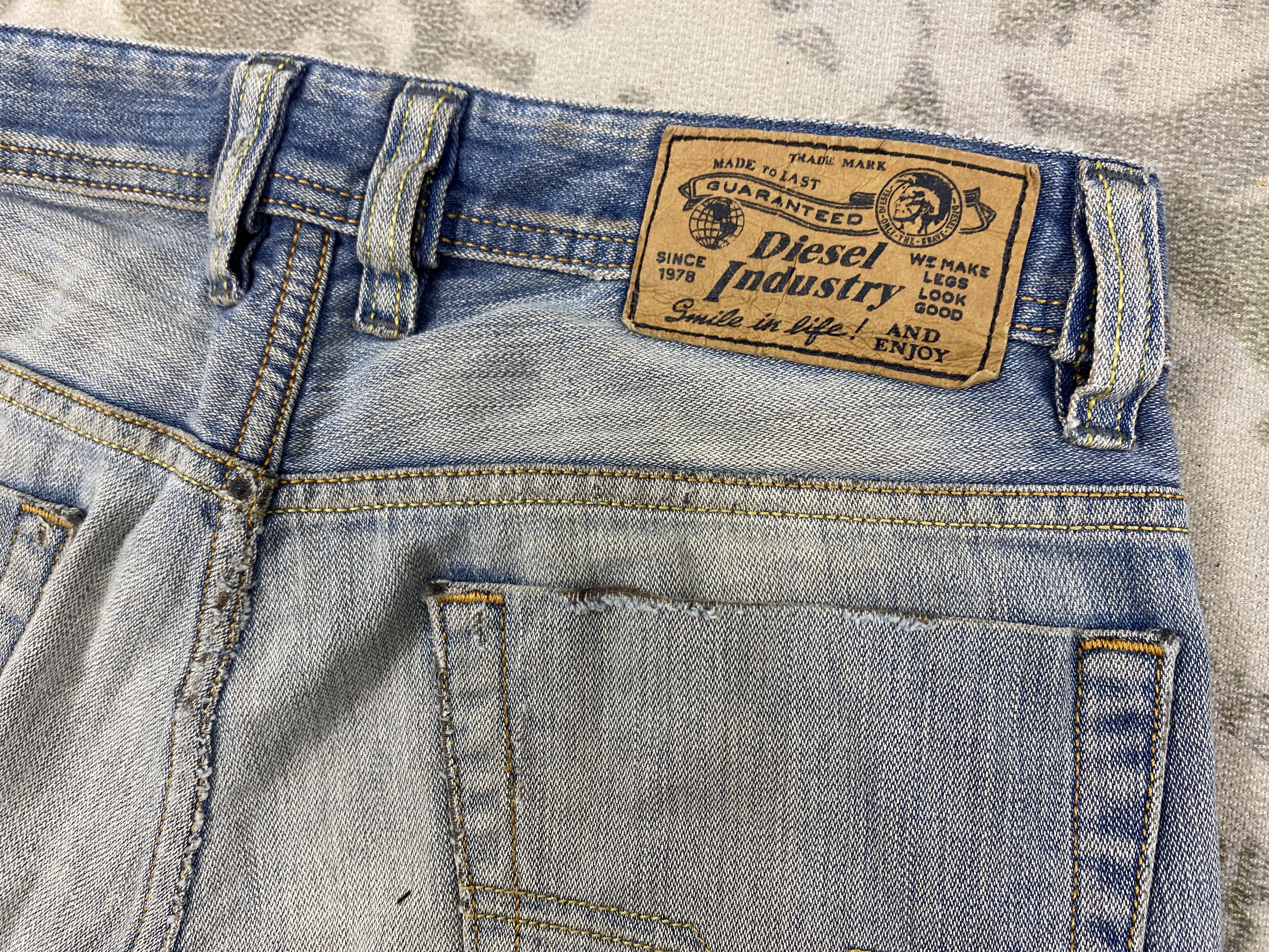 Japanese Brand Vintage Diesel Distressed Blue Jeans 31x30.5 Denim- JN3731 Size US 31 - 12 Thumbnail
