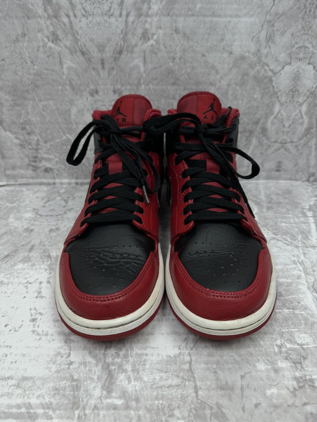 Jordan Brand Nike Air Jordan 1 Mid Reverse Bred 554724-660 Size US 9.5 / EU 42-43 - 2 Thumbnail