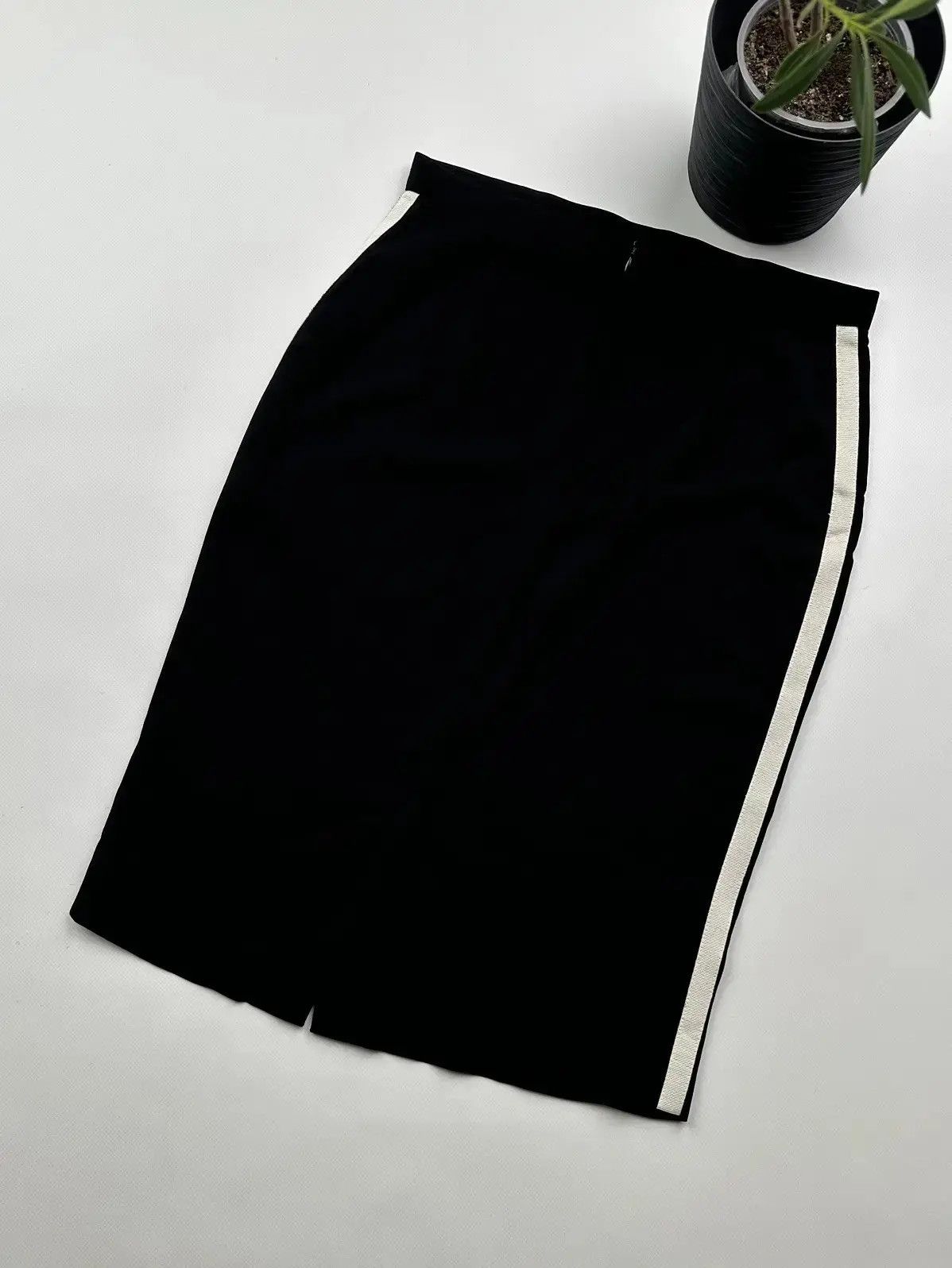 Balmain Pierre Balmain Midi Skirt (115) Size 30" / US 8 / IT 44 - 8 Thumbnail
