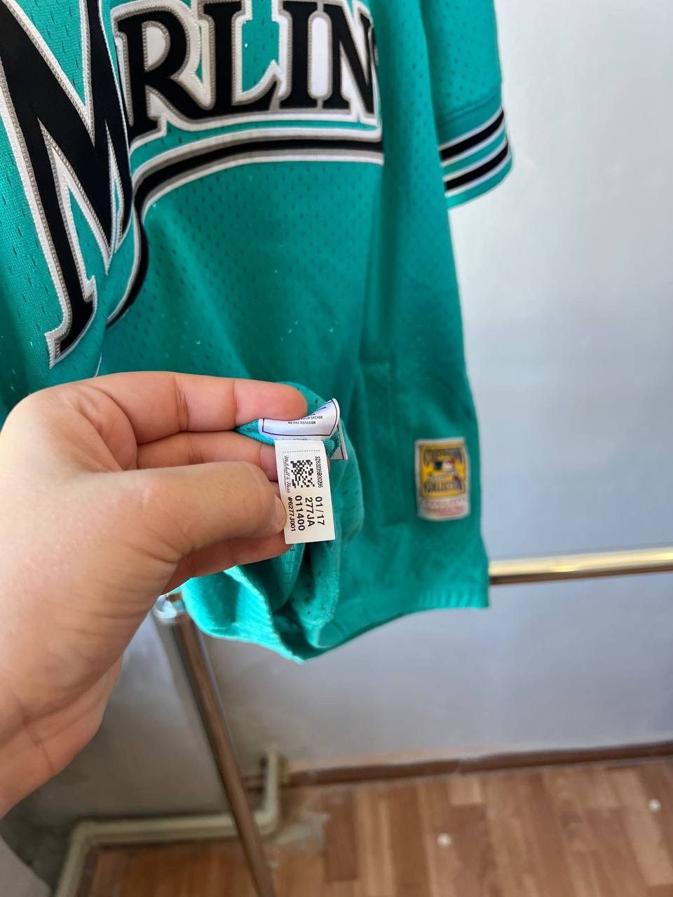 Mitchell & Ness RARE 1995 RETRO FLORIDA MARLINS #8 ANDRE DAWSON MLB SHIRT M Size US M / EU 48-50 / 2 - 12 Thumbnail
