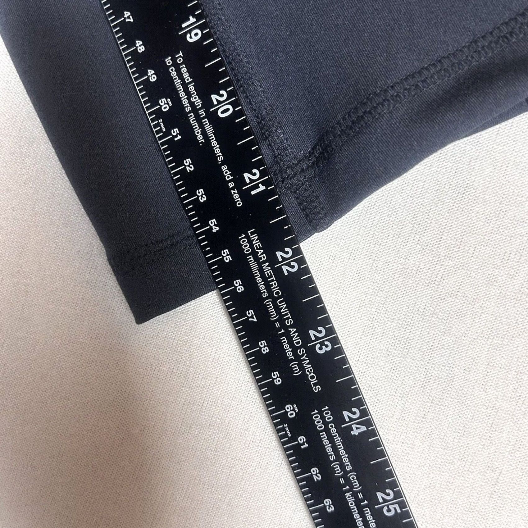 Gap Gap Body Activewear Leggings Womens Medium Black Capri Spandex Blend Compression Size 32" / US 10 / IT 46 - 5 Thumbnail
