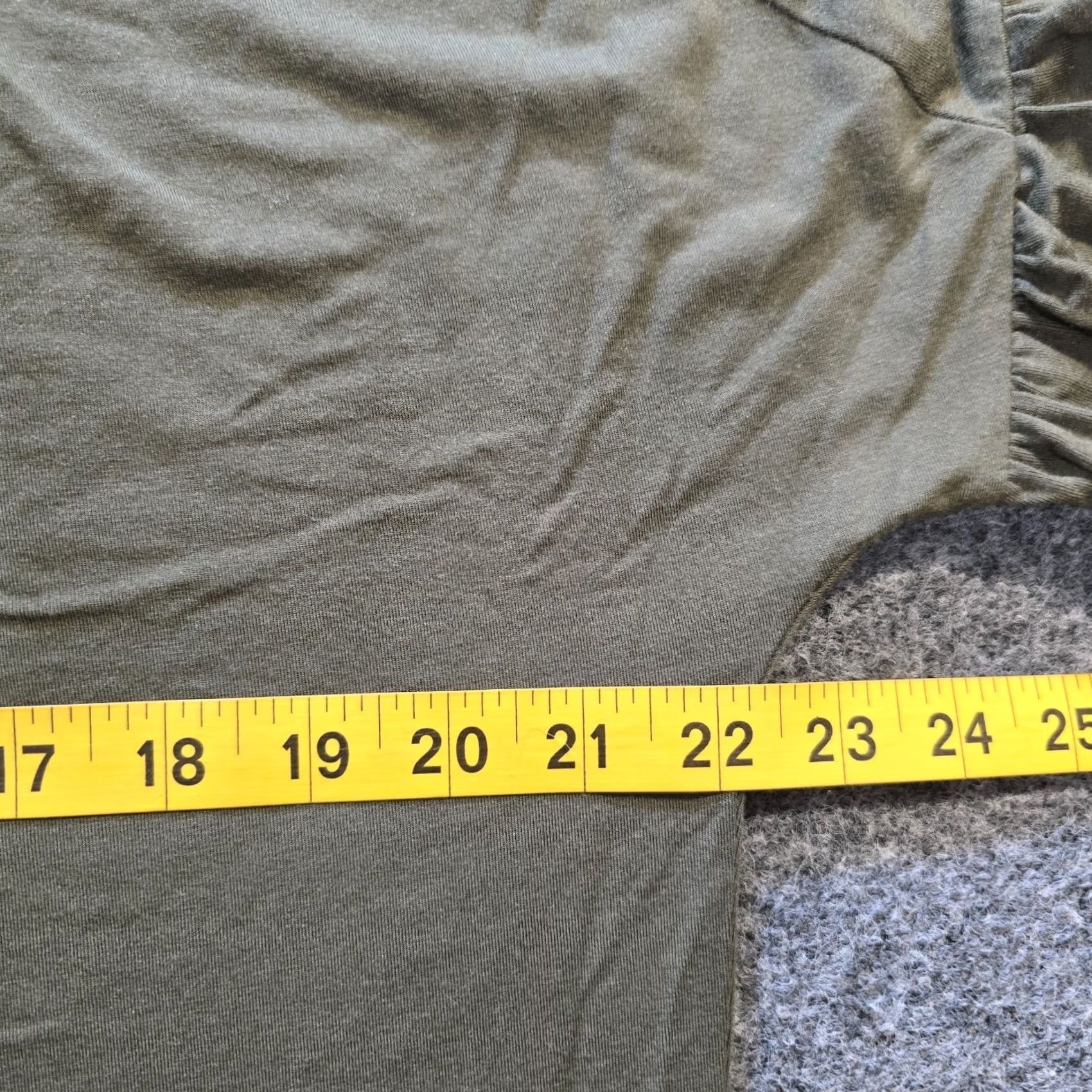 J.Crew J.CREW Top Womens Size S Green V-Neck Boxy Short Sleeve Casual Knit T-Shirt Regular Women’s Regular Size Type Casual Sleeve Lightweight Stretch Size S / US 4 / IT 40 - 5 Thumbnail