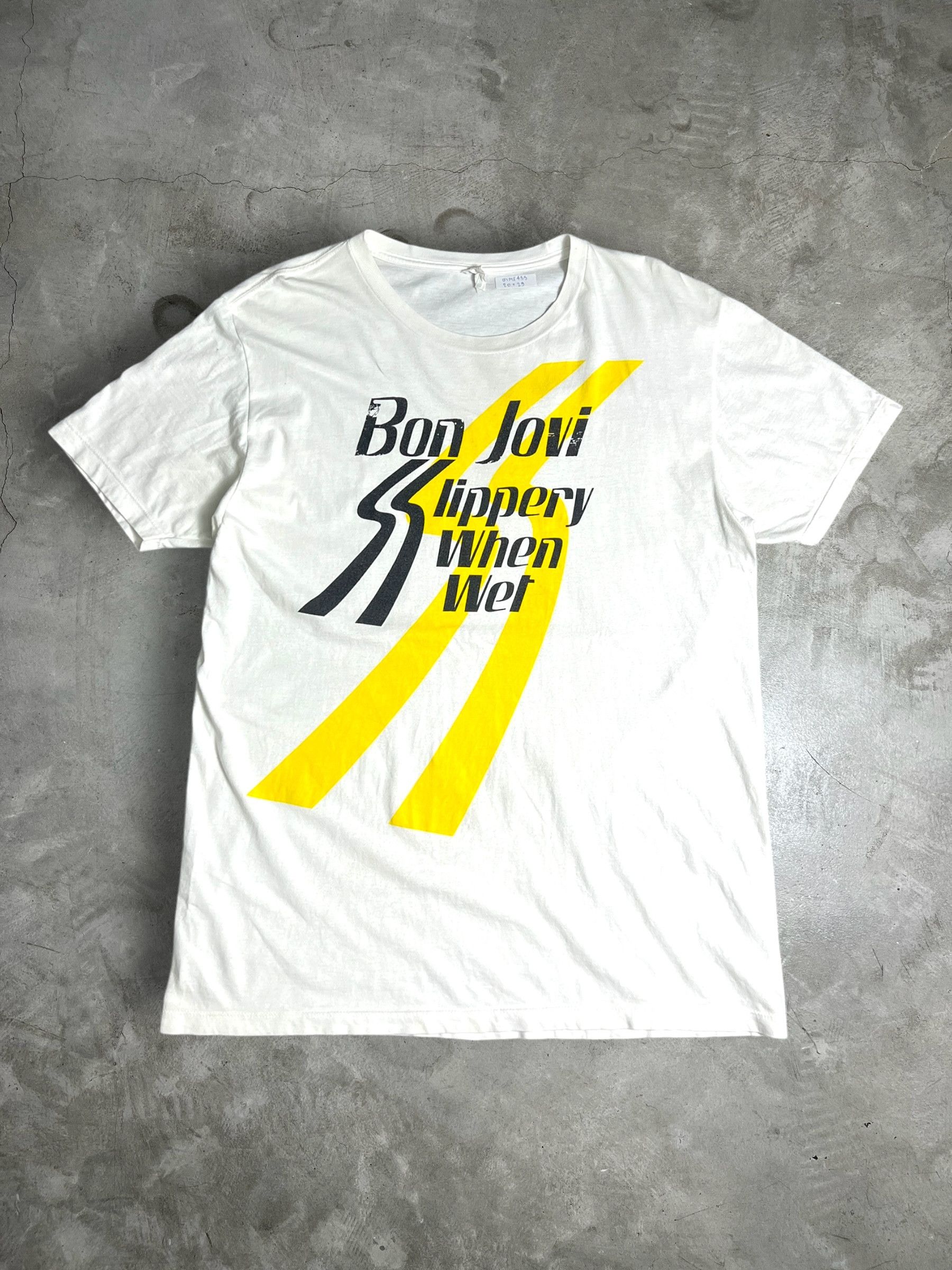 Band Tees Bon Jovi Slippery When Wet Album Promo Tee GTME455 Size US L / EU 52-54 / 3 - 1 Thumbnail