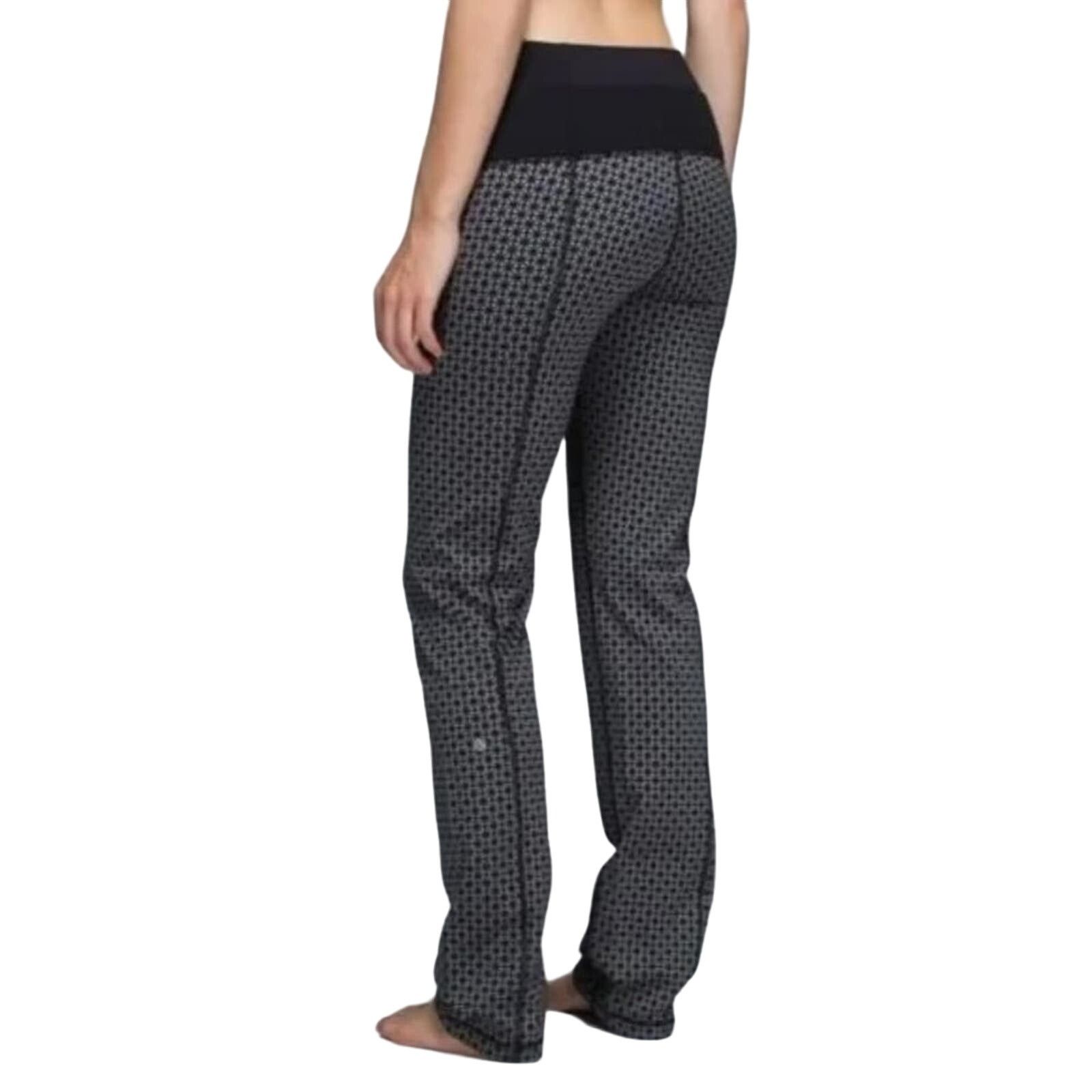 Lululemon LULULEMON Women's Tri Geo Straight up Yoga Pants Sz 8 Size 28" / US 6 / IT 42 - 1 Thumbnail