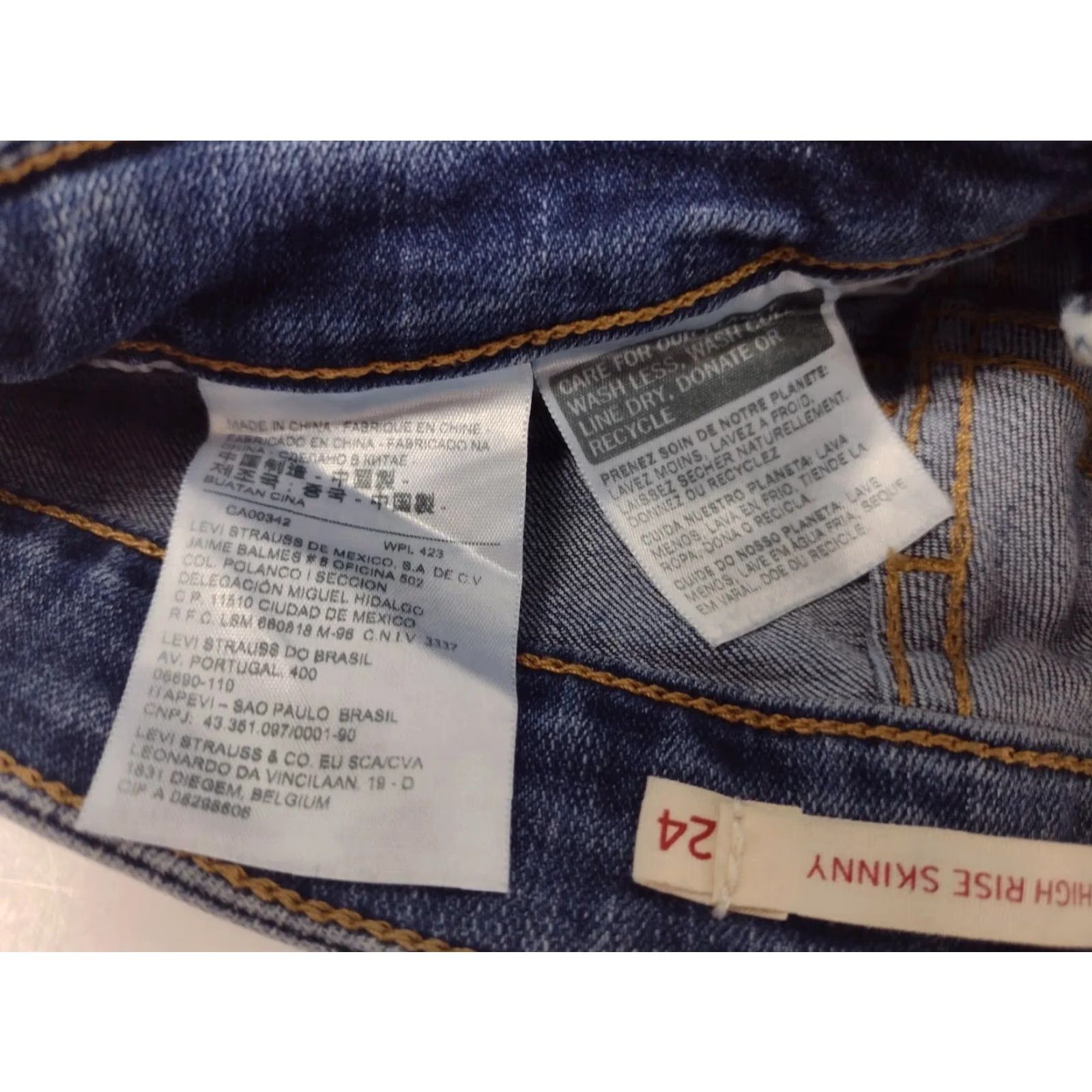Levi's Levi's Women's Premium 721 High-Rise Skinny Jeans Distressed 24 Blue Denim Stretch Pockets Zipper Button 31" Inseam Regular Women Mens? Size 42" / US 20 - 7 Thumbnail