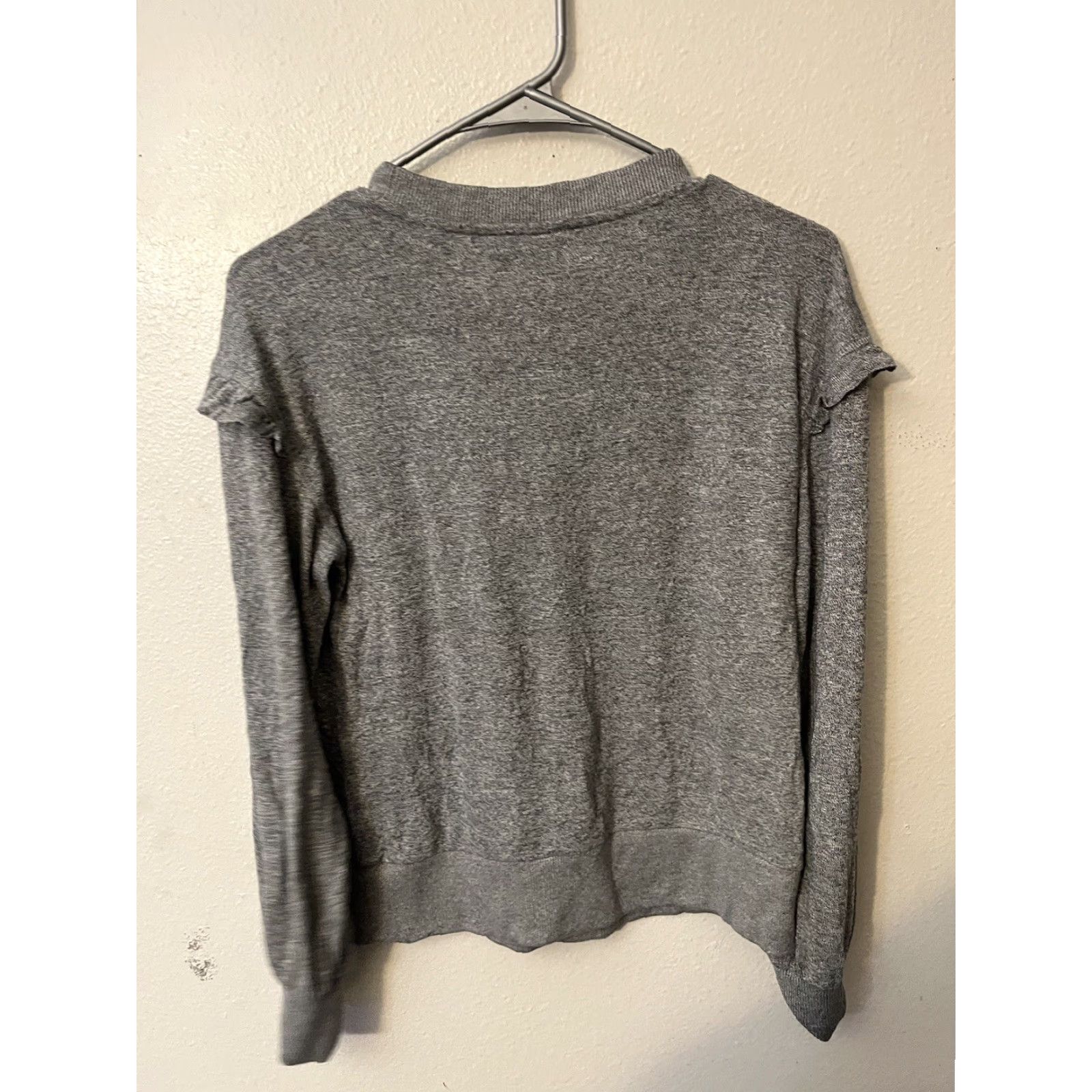 Vintage Tahari Gray Long Sleeve Ruffled Tight Knit Pullover Sweater Size S Size S / US 4 / IT 40 - 2 Thumbnail