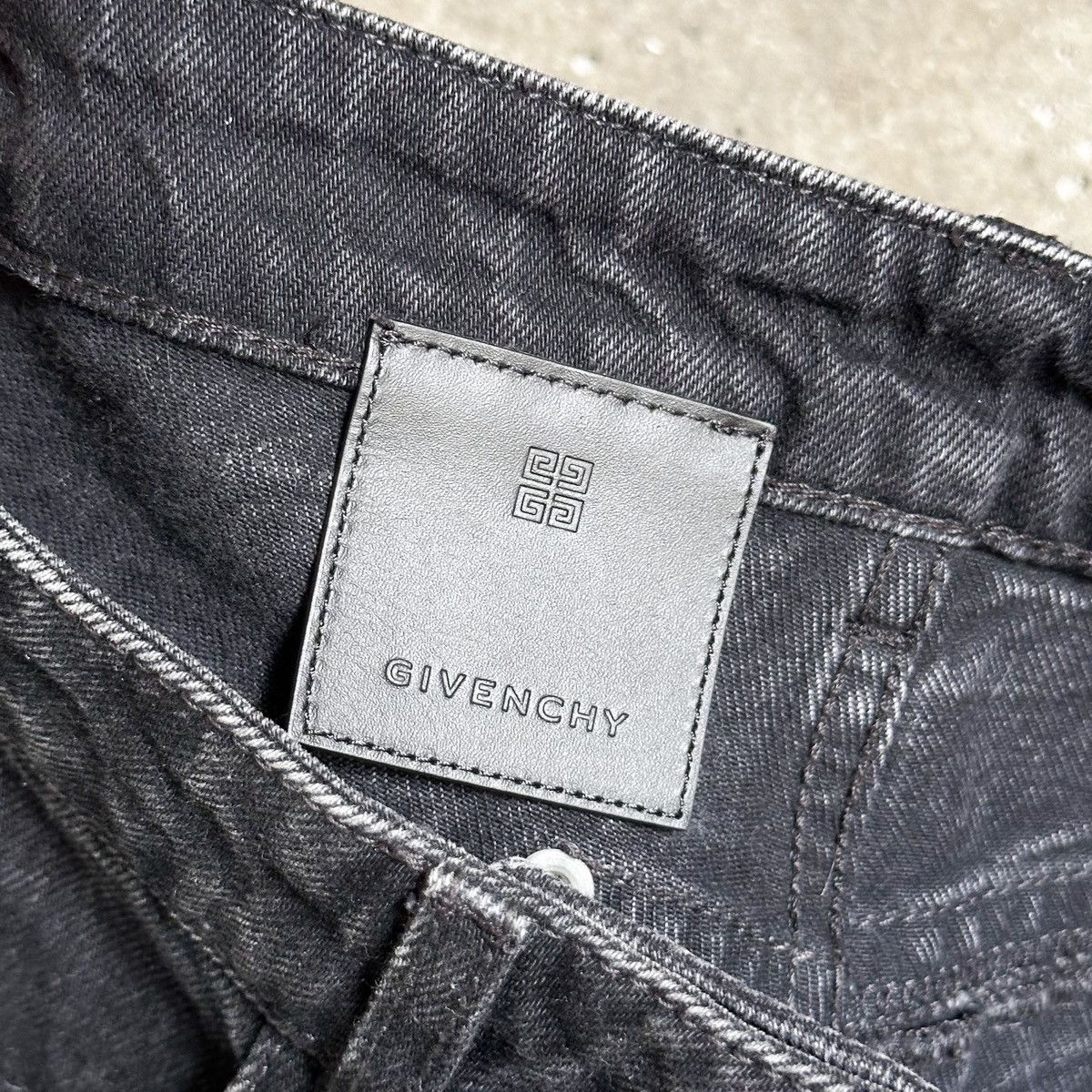Givenchy Givenchy MMW Hybrid Thrashed Denim Shorts Size US 30 / EU 46 - 6 Thumbnail