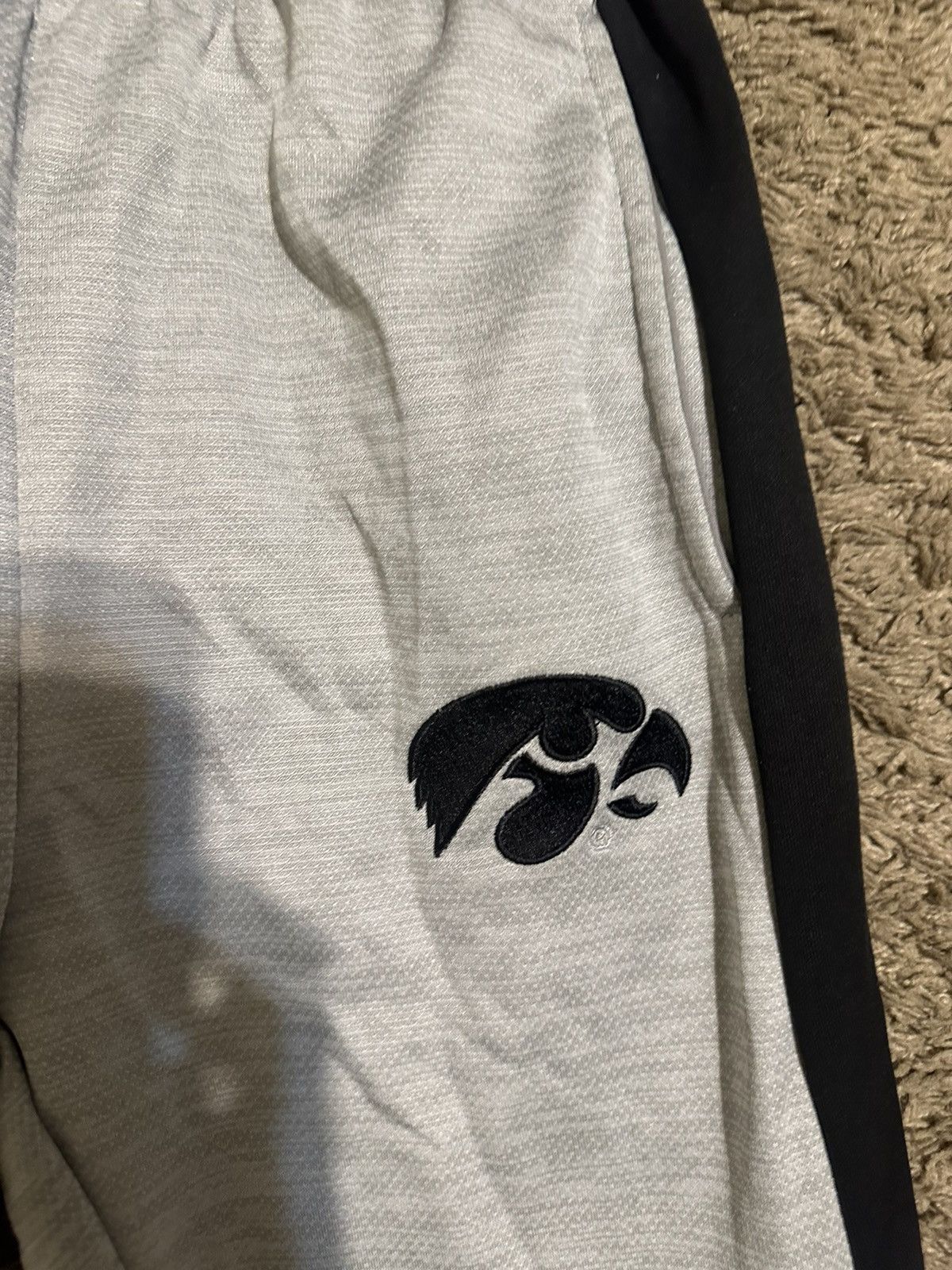 NCAA × Vintage Vintage NCAA Iowa Hawkeyes University pants 00s size small Size US 32 / EU 48 - 3 Thumbnail