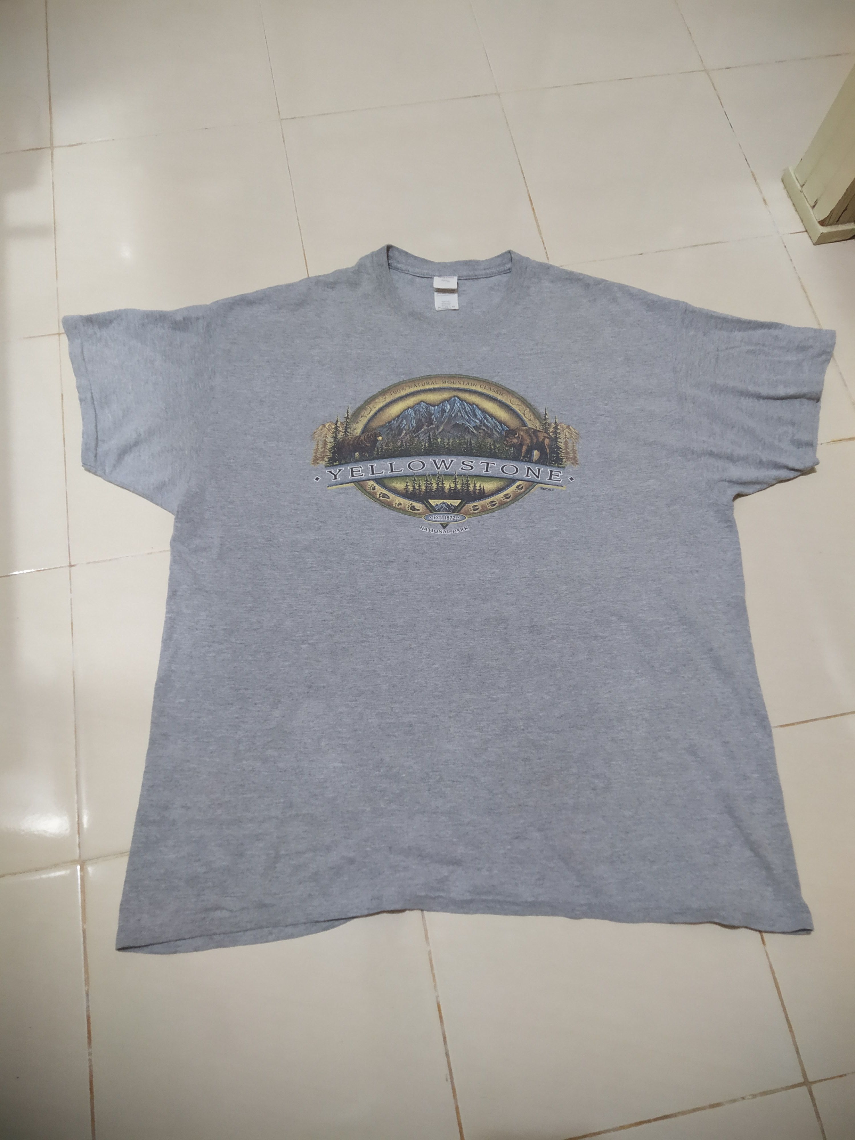Vintage Vintage Style Yellowstone National Park Grizzly Bear Bison Size US XL / EU 56 / 4 - 1 Thumbnail