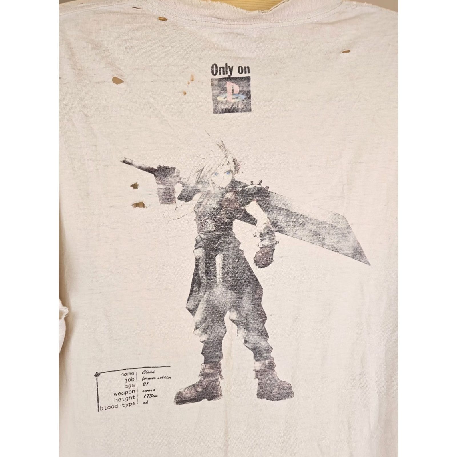 Vintage VINTAGE FINAL FANTASY 7 PLAYSTATION 1 TRASHED DISTRESSED WHITE T-SHIRT XL Shirt Men XL White 90s FF7 PS1 Distressed Tee Size US XL / EU 56 / 4 - 2 Thumbnail