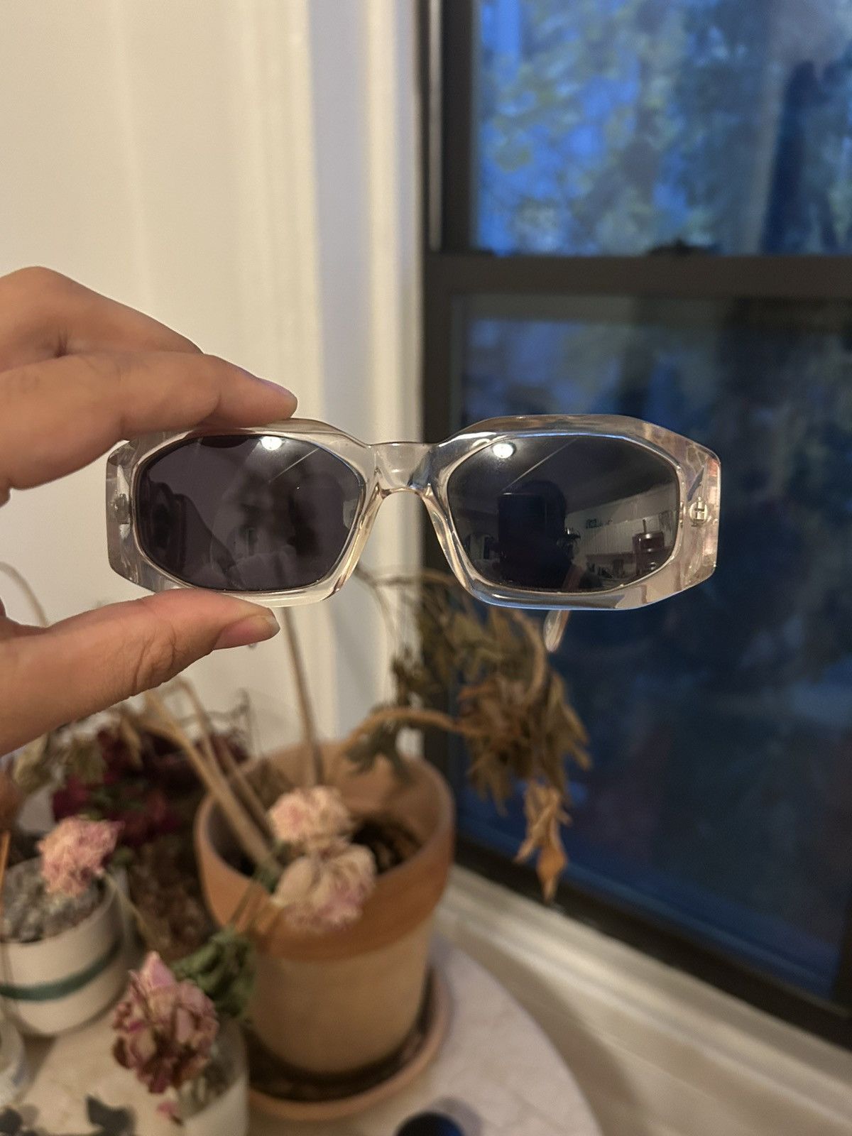 Versace Transparent 90s Versace Sunglasses Rare - Seen on Rihanna Size ONE SIZE - 6 Thumbnail