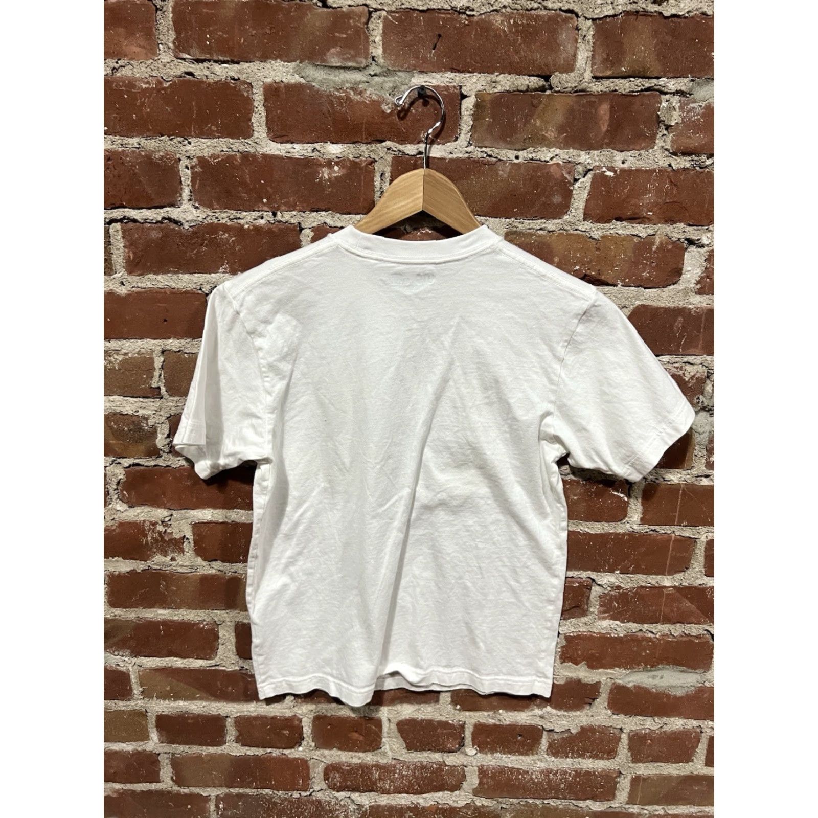 Uniqlo Uniqlo Mens White Short Sleeve Graphic Shirt XS Size US XS / EU 42 / 0 - 2 Thumbnail