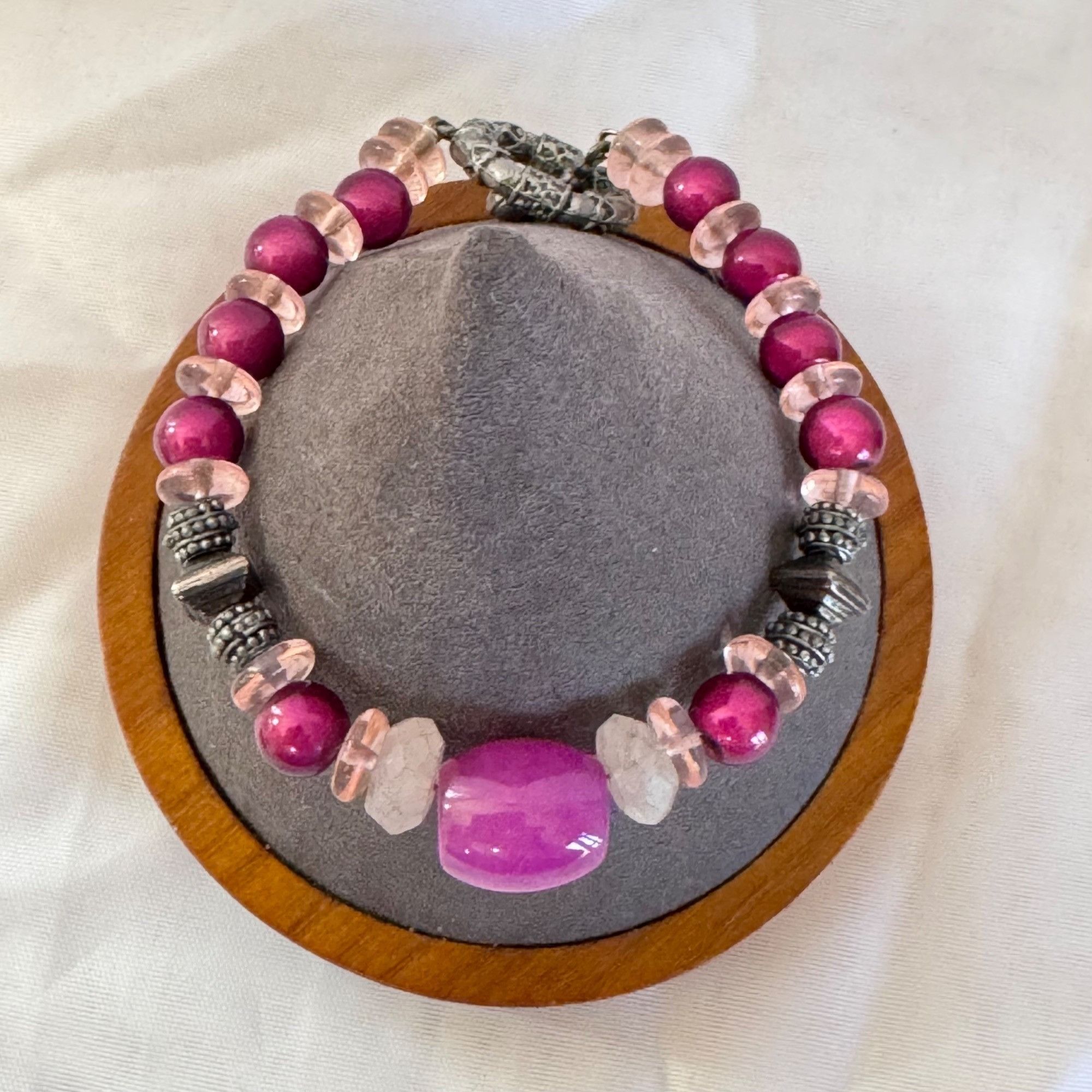 Vintage Silver Tone Pink Fuchsia Artisan Glass Bead & Silver Bead St Size ONE SIZE - 3 Thumbnail
