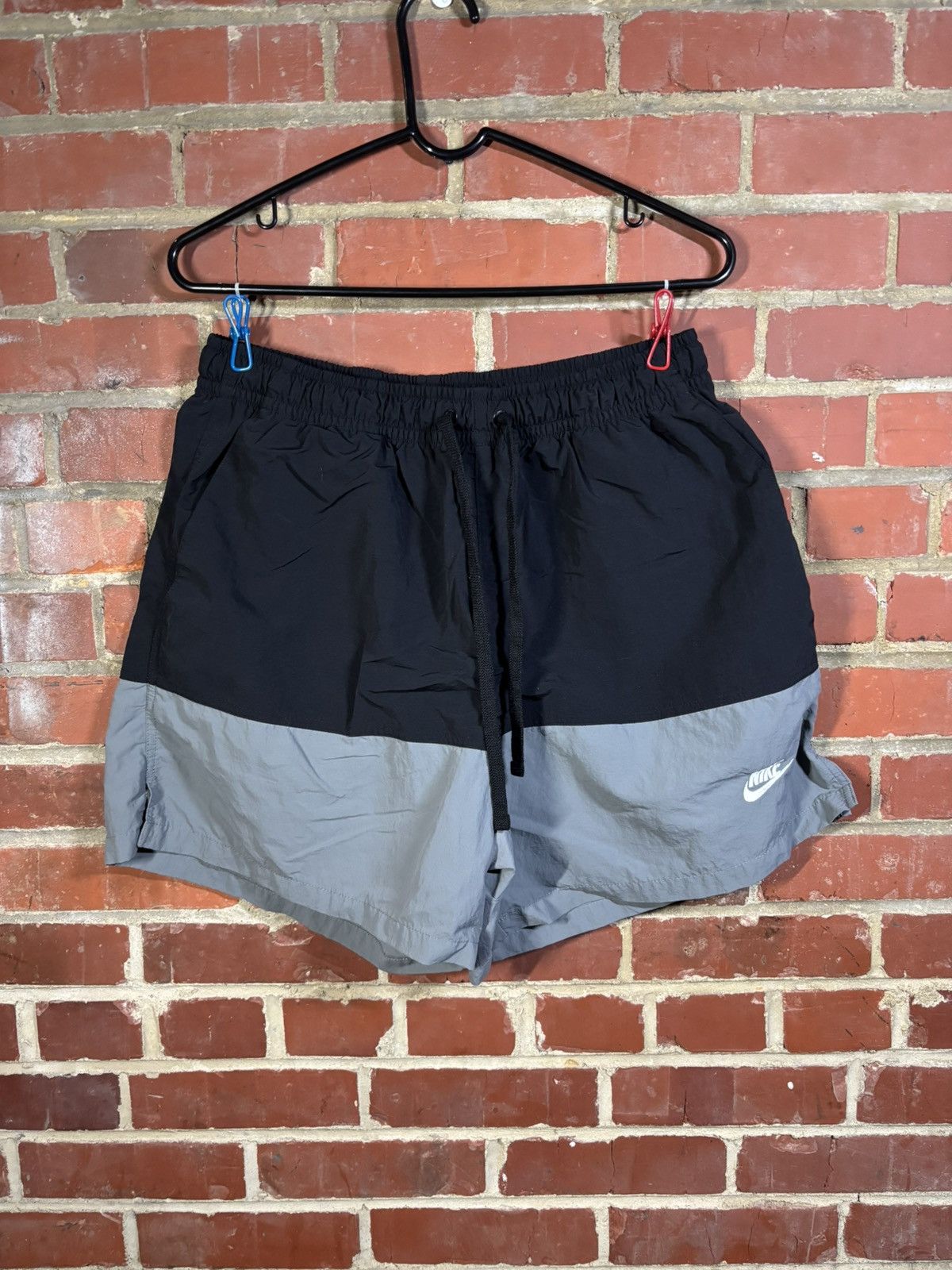 Nike Club Men's Woven Color Block Shorts Outdoors Sz L