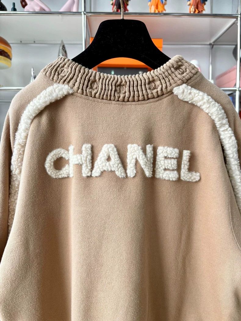 Chanel Chanel 24K khaki teddy lamb wool sweatshirt Size S / US 4 / IT 40 - 4 Thumbnail