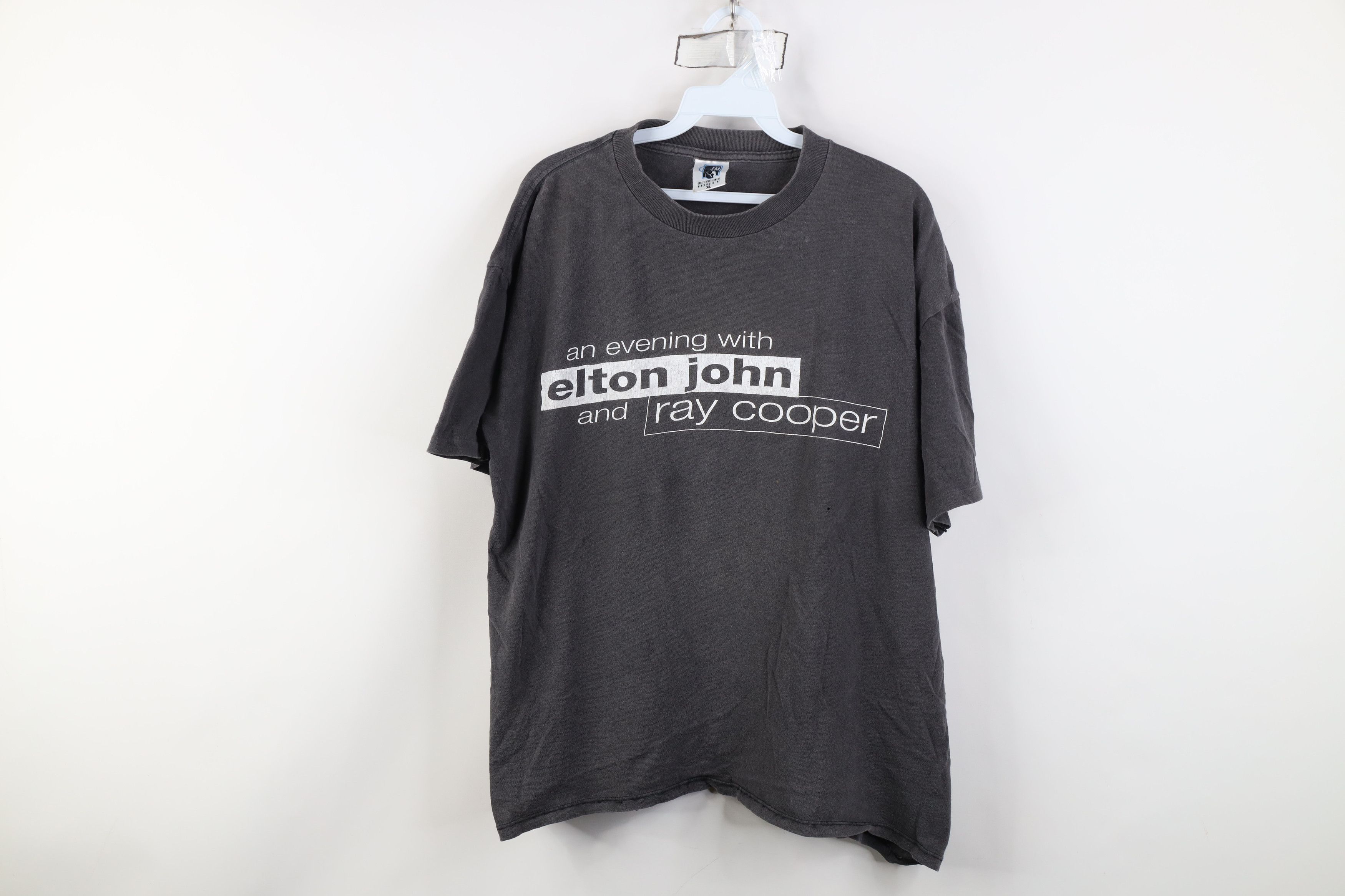 Vintage Vintage 90s with Elton John Ray Cooper Band T-Shirt USA Size US XL / EU 56 / 4 - 1 Thumbnail