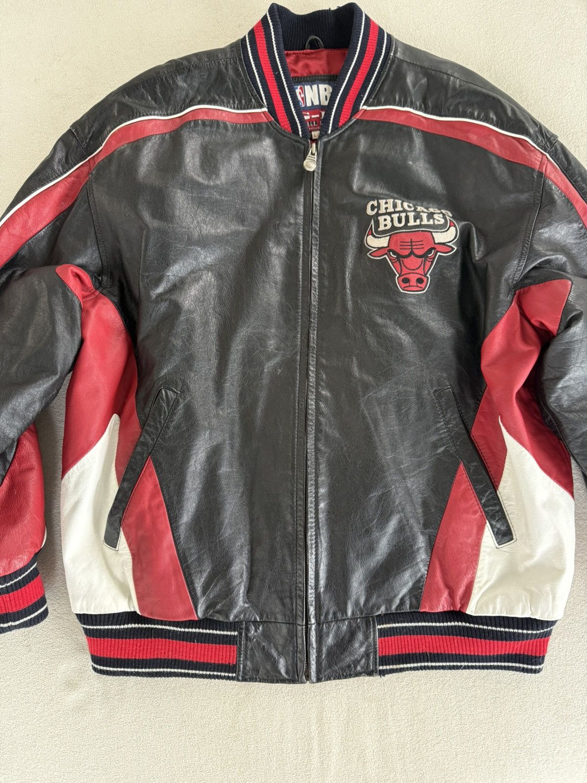 Vintage Chicago Bulls vintage jacket Size US L / EU 52-54 / 3 - 1 Thumbnail