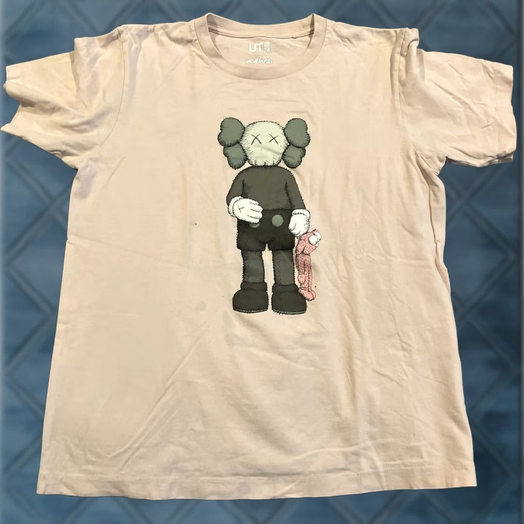 Uniqlo Uniqlo x Kaws Pink KAWS Character T Shirt - Unisex M Medium Regular Cotton Short Sleeve Crew Neck Vintage No Size US M / EU 48-50 / 2 - 1 Thumbnail
