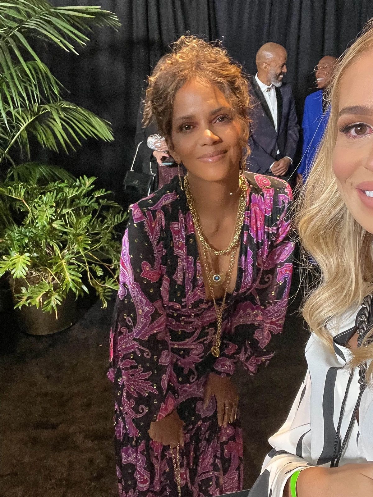 REVOLVE DUNDAS x Revolve - Flower Print Dress Worn by Halle Berry Size XS / US 0-2 / IT 36-38 - 7 Thumbnail