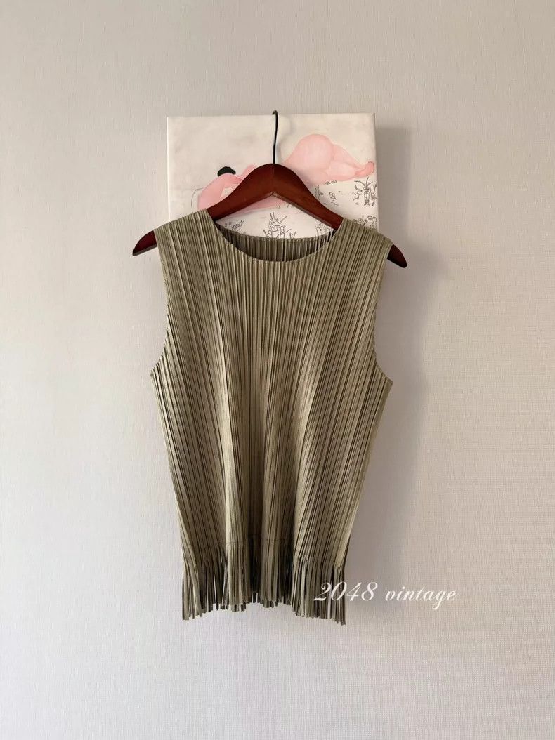 Issey Miyake issey miyake size：one size Golden glitter pleated top 2506- Size XXS / US 00 / IT 34 - 3 Thumbnail