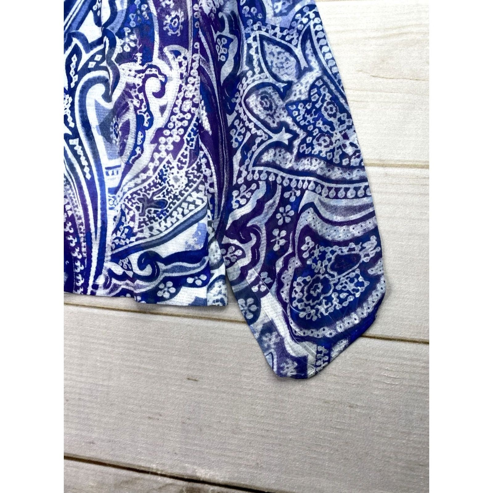 Vintage Chico's Paisley Print Top Sz 1 M Blue V-Neck Burnout Studded Shirt Womens Slim Knit Blouse Casual Summer Spring Fall Size M / US 6-8 / IT 42-44 - 2 Thumbnail