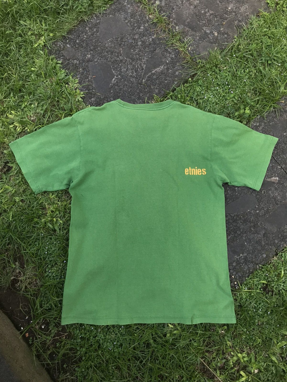 Etnies Tshirt Vintage Y2K Etnies Size US L / EU 52-54 / 3 - 6 Thumbnail