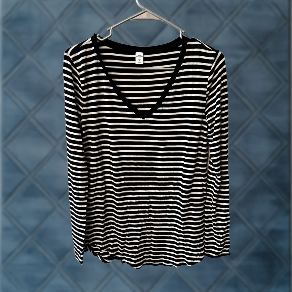 Old Navy Old Navy Luxe Shirt Women's Medium Black Striped Long Sleeve V-Neck Pullover Size M / US 6-8 / IT 42-44 - 1 Thumbnail