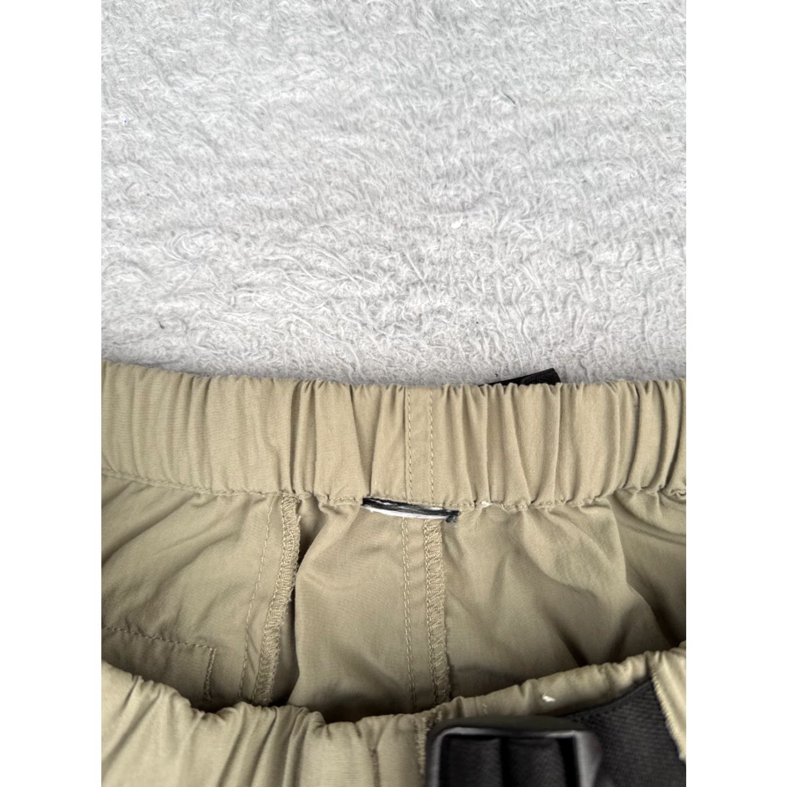 The North Face The North Face Shorts Mens Medium Beige Cargo 100% Nylon Stowable 8" READ Size US 31 - 7 Thumbnail