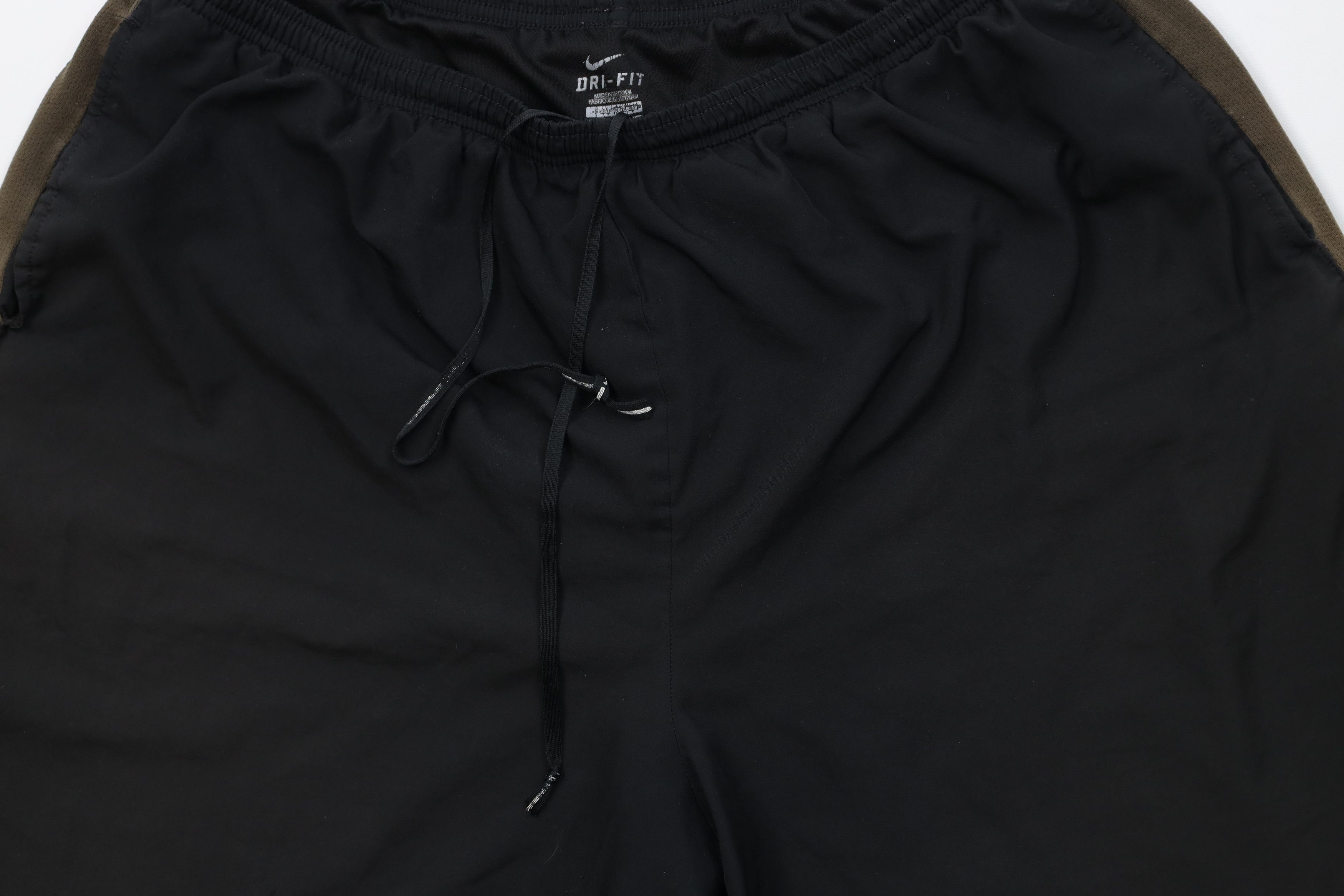Nike Vintage Y2K Nike Travis Scott Mini Swoosh Lined Shorts Black Size US 38 / EU 54 - 3 Thumbnail