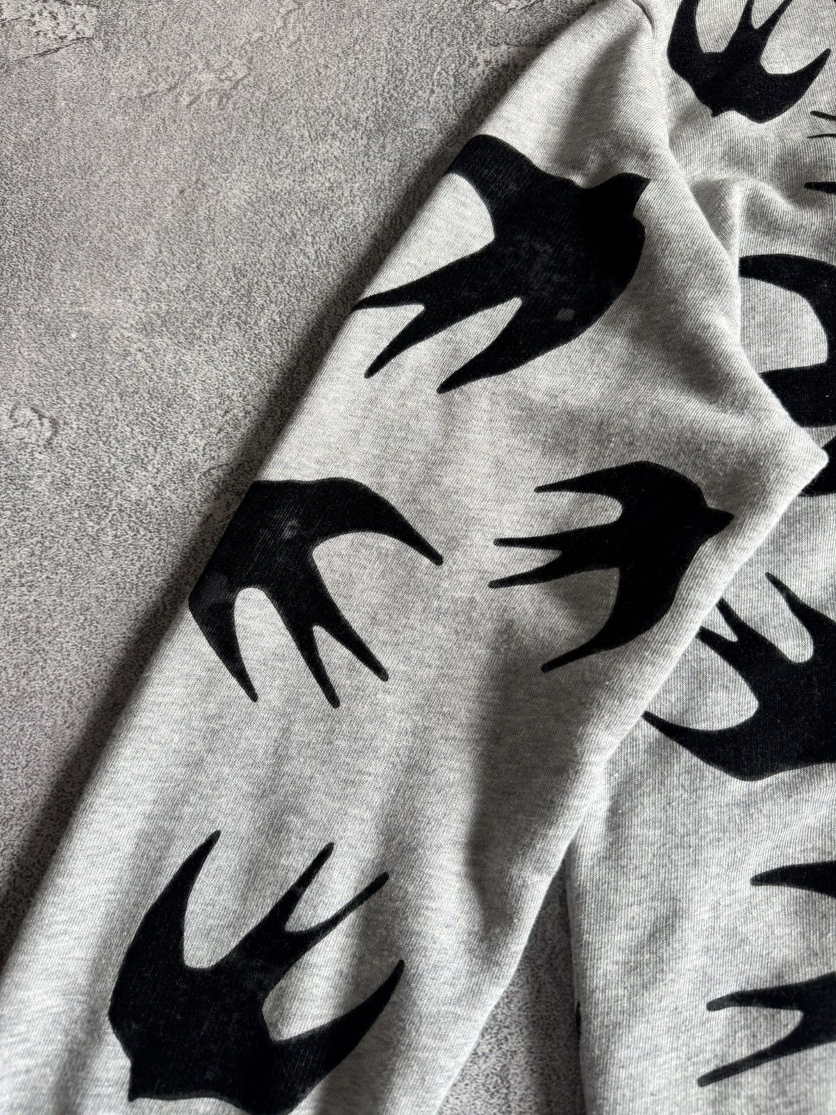 Alexander McQueen MCQ Alexander McQueen M/L birds logo sweatshirt jumper Size US M / EU 48-50 / 2 - 15 Thumbnail