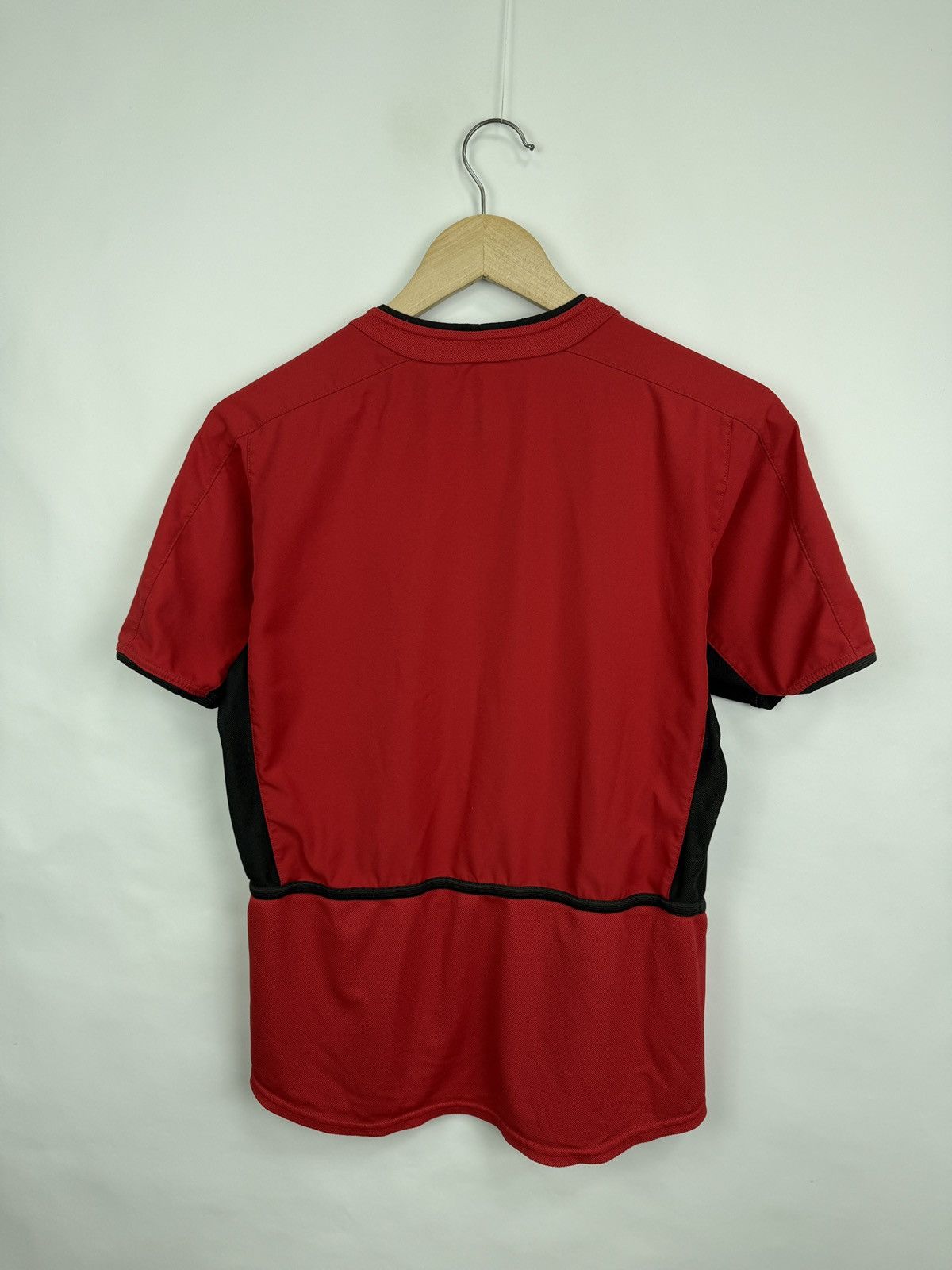 Nike 🏴󠁧󠁢󠁥󠁮󠁧󠁿 Vintage 2002 Manchester United Nike Soccer Jersey Kids Size US XS / EU 42 / 0 - 8 Thumbnail
