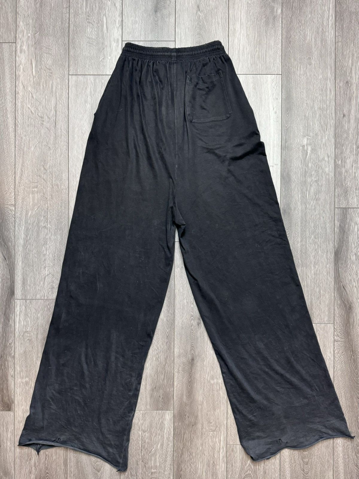 Vetements Vetements Made On Earth Sweatpants | Grailed