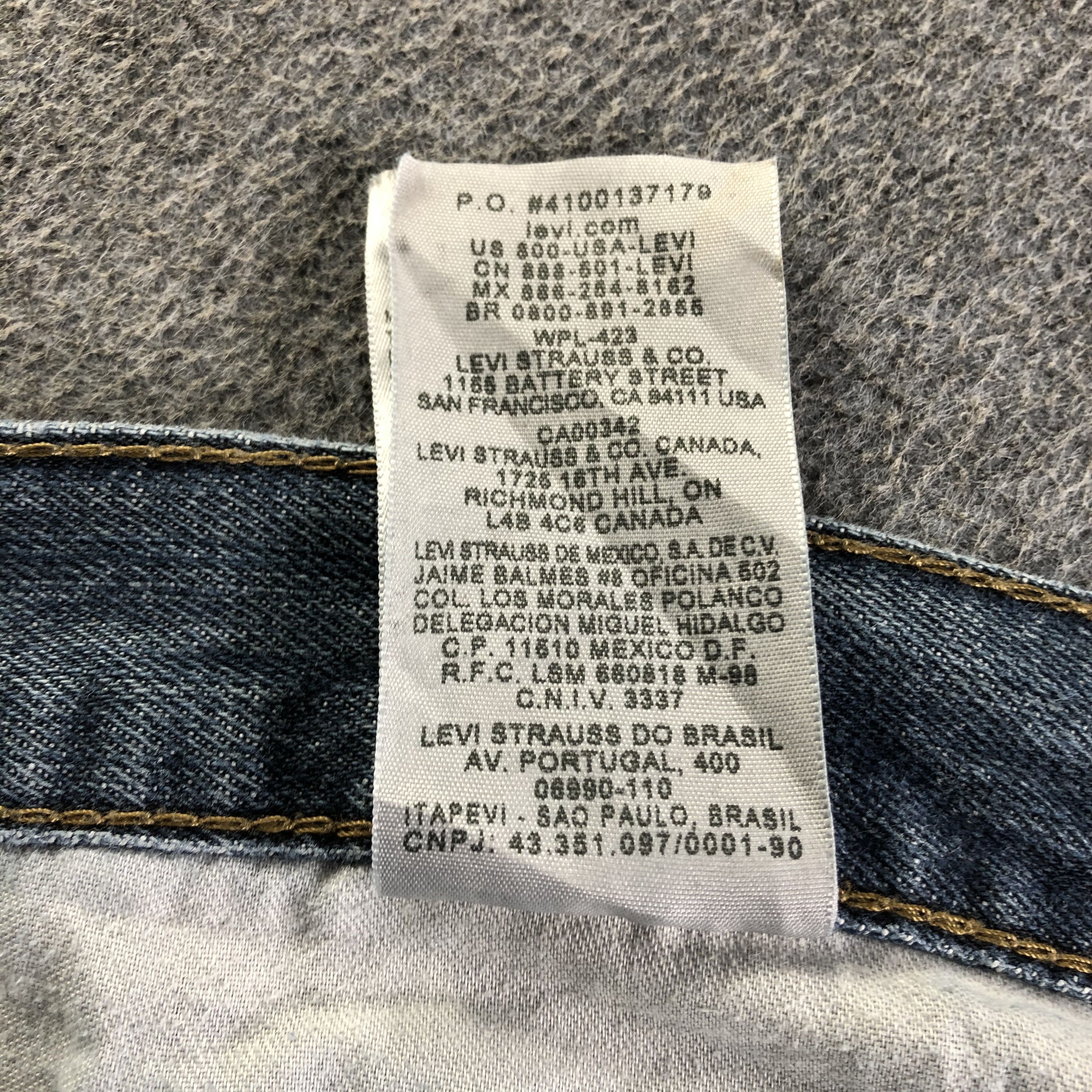 Levi's Vintage Blue Wash Levis 559 Jeans-J4272 Size US 39 - 12 Thumbnail