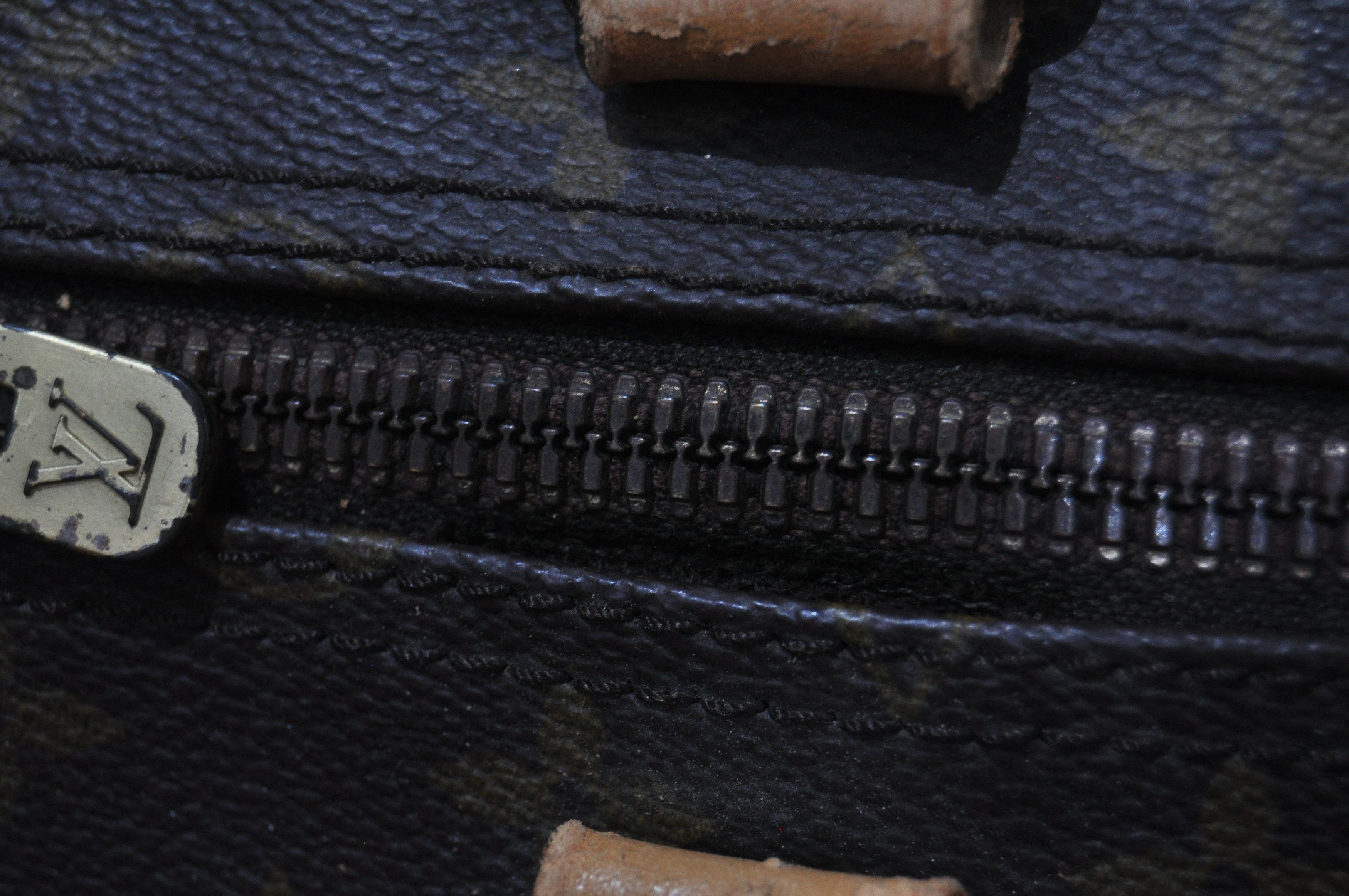 Louis Vuitton Louis Vuitton - 1985 - 60 Monogram Keepall Bandoulière Size ONE SIZE - 15 Thumbnail