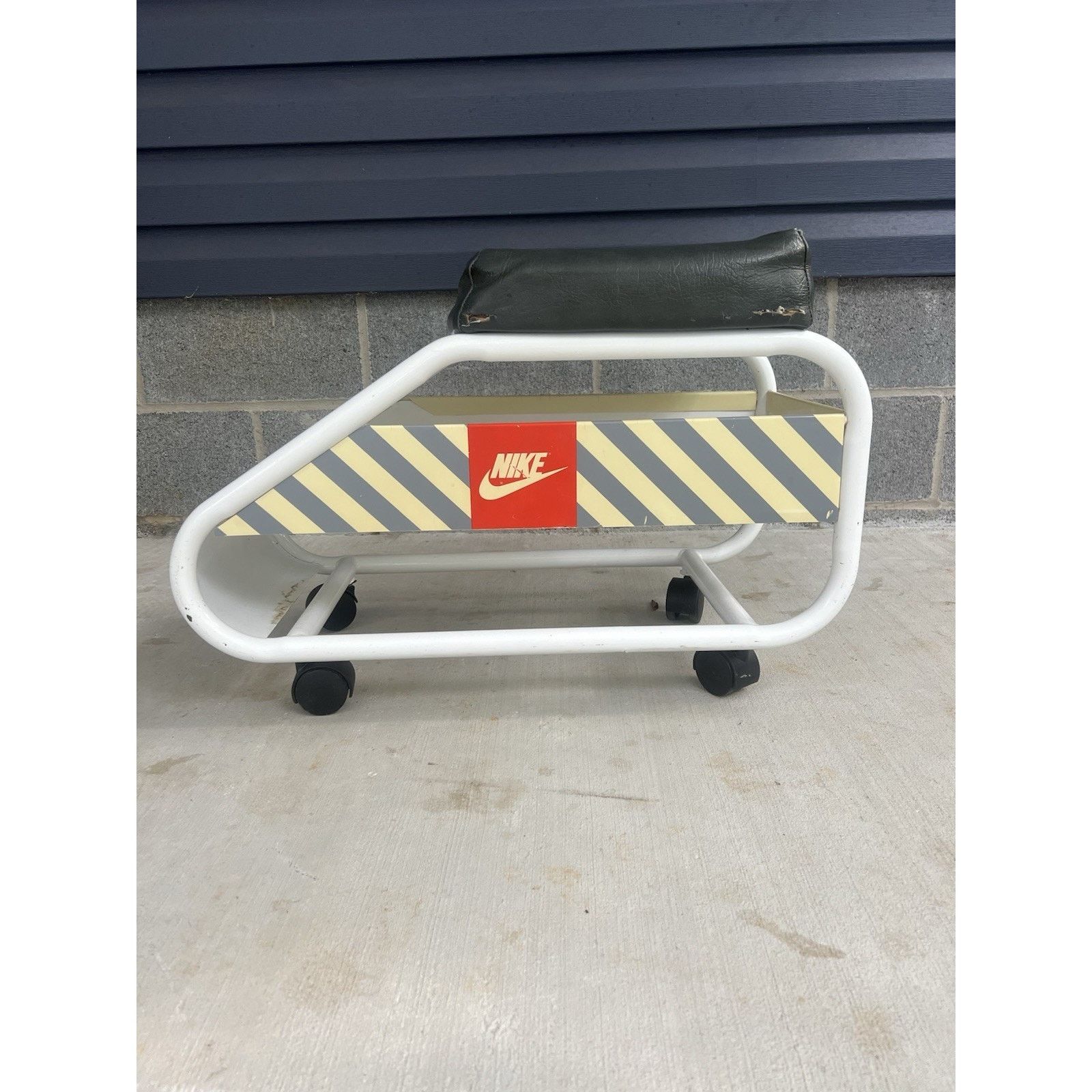 Nike VTG Nike STOOL Store Display RARE 80’s/90’s Advertising Shoe Size ONE SIZE - 7 Thumbnail