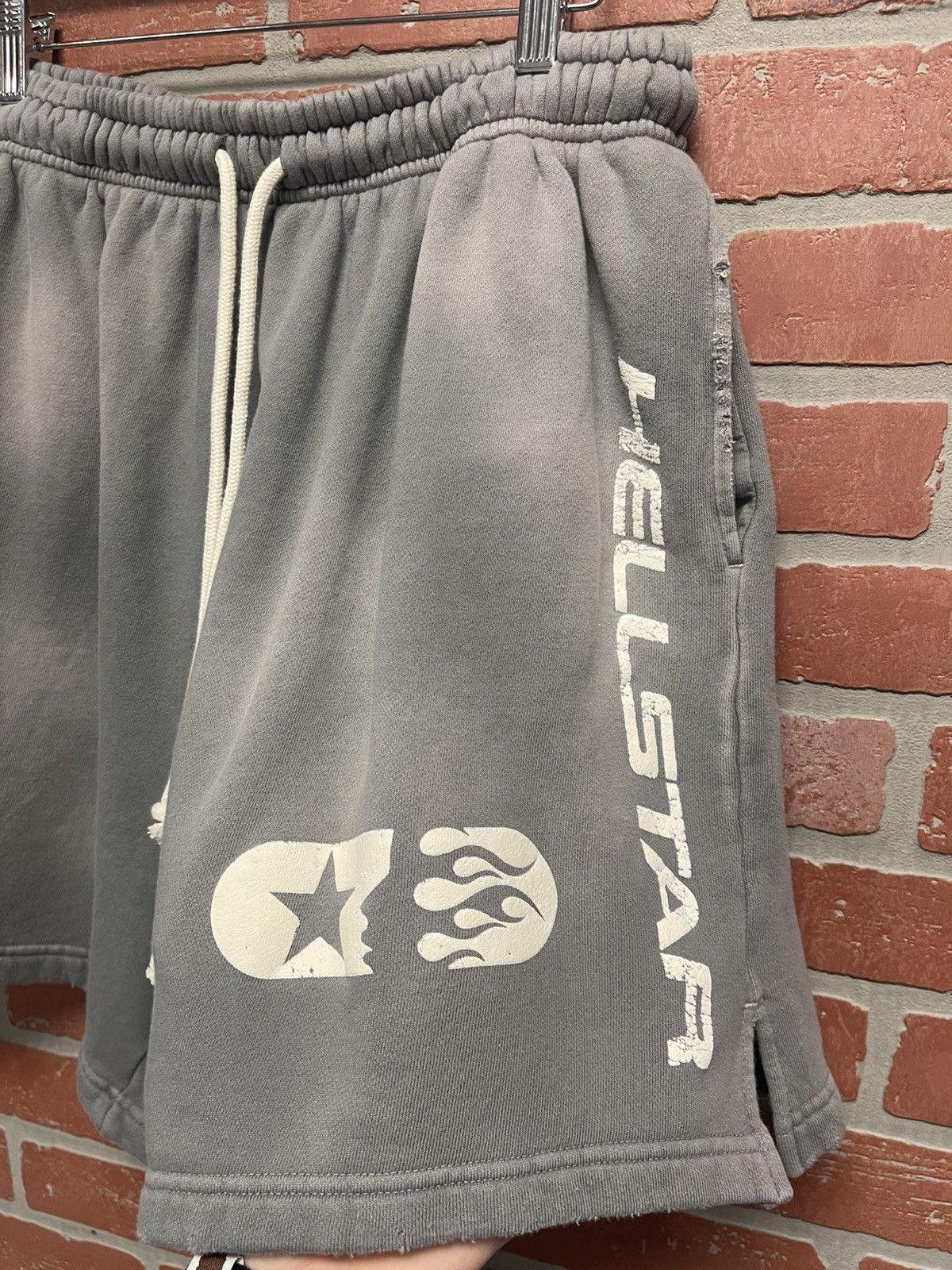 HELLSTAR Size XL - Hellstar Studio Shorts Grey Flame Brand New! Size US 34 / EU 50 - 3 Thumbnail