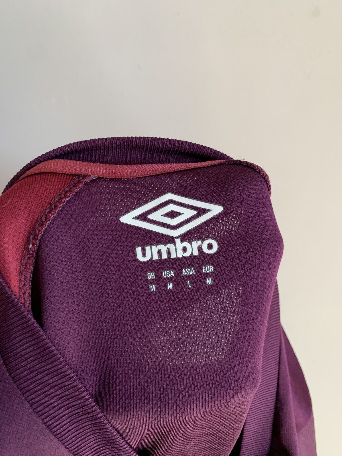 Umbro West Ham United Football Shirt Umbro Soccer Jersey Size M Size US M / EU 48-50 / 2 - 7 Thumbnail