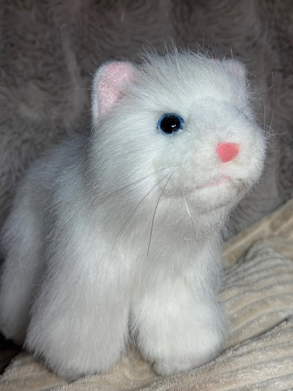 Gant Ganz White Plush Stuffed Cat with Blue Eyes Size ONE SIZE - 1 Thumbnail