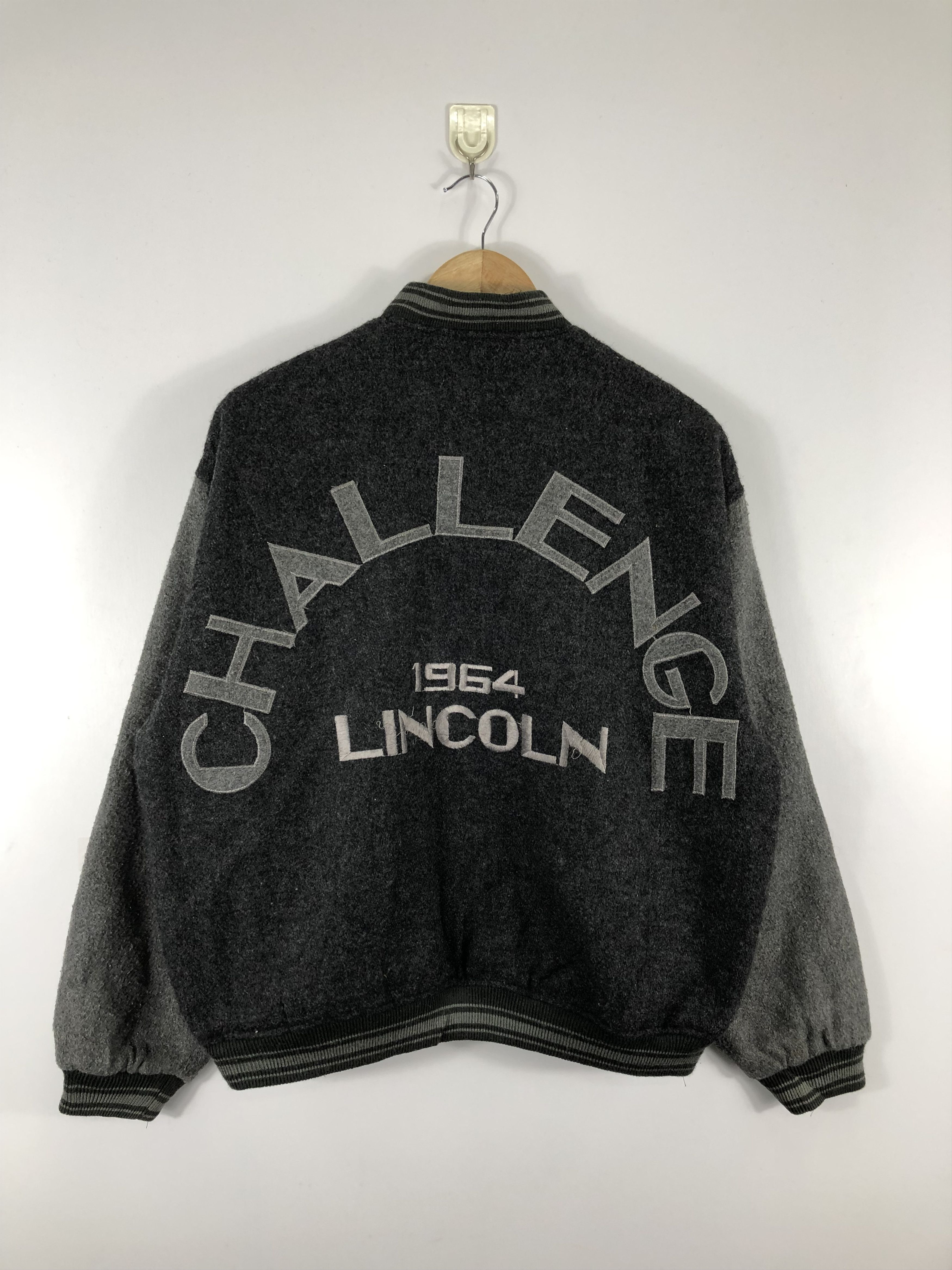 Japanese Brand Vintage 90s Challenge Lincoln Varsity Jacket V0278 Size US M / EU 48-50 / 2 - 3 Thumbnail