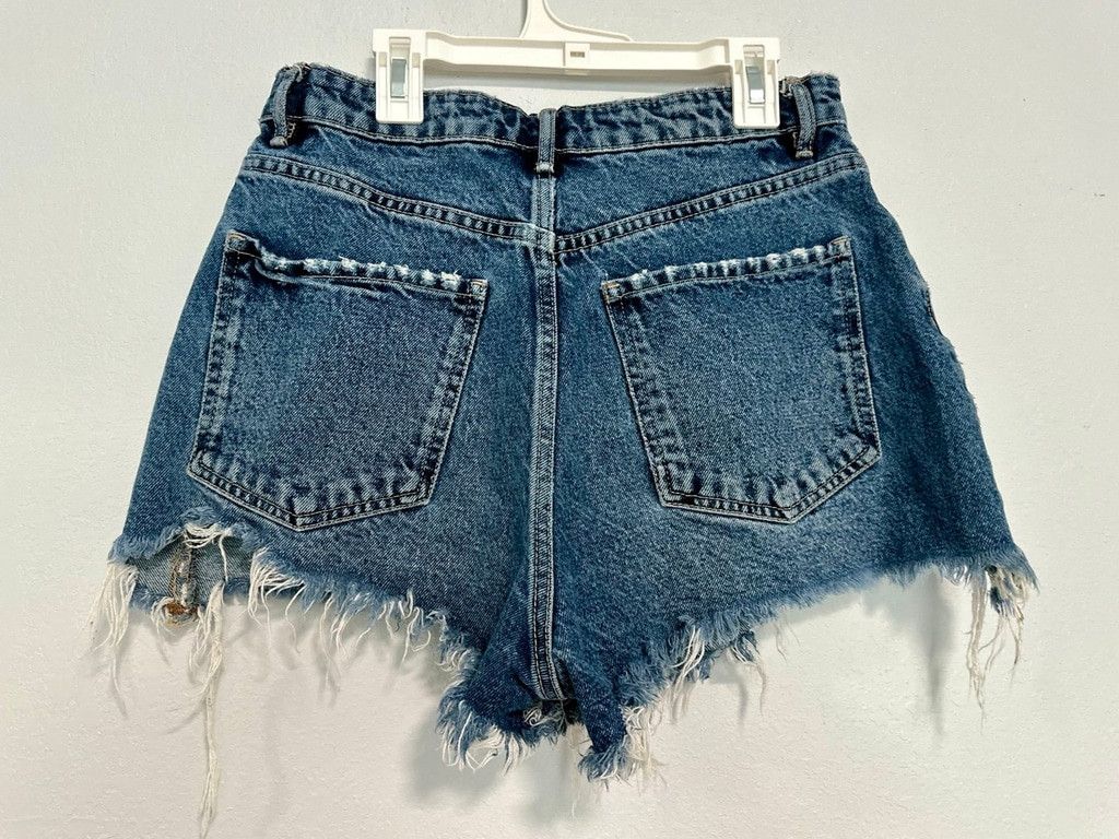 Zara Zara mid rise dark wash denim shorts sz 6 Size 28" / US 6 / IT 42 - 4 Thumbnail