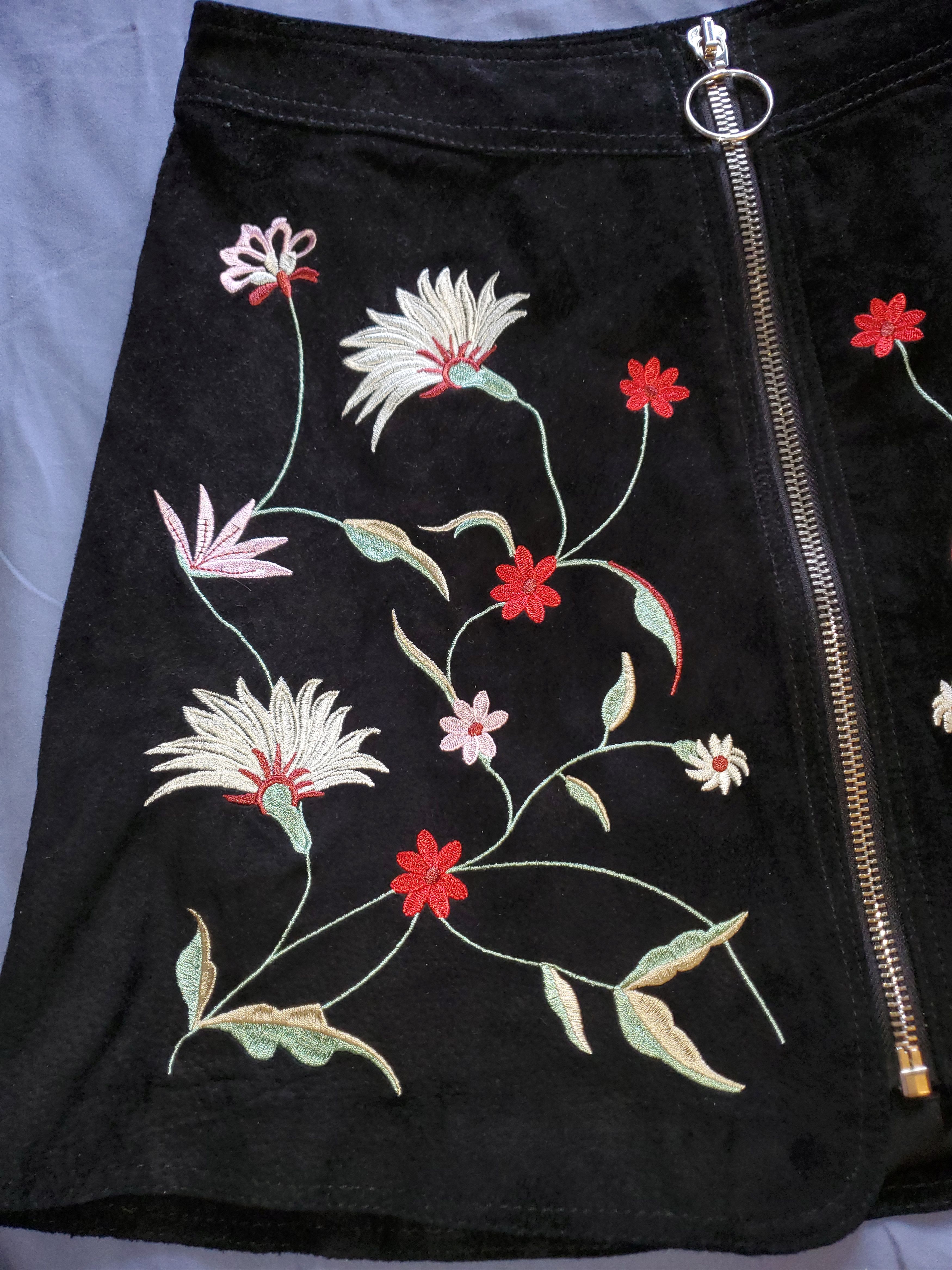 Zara Zara black faux suede floral embroidered zip-up skirt Size 28" / US 6 / IT 42 - 2 Thumbnail