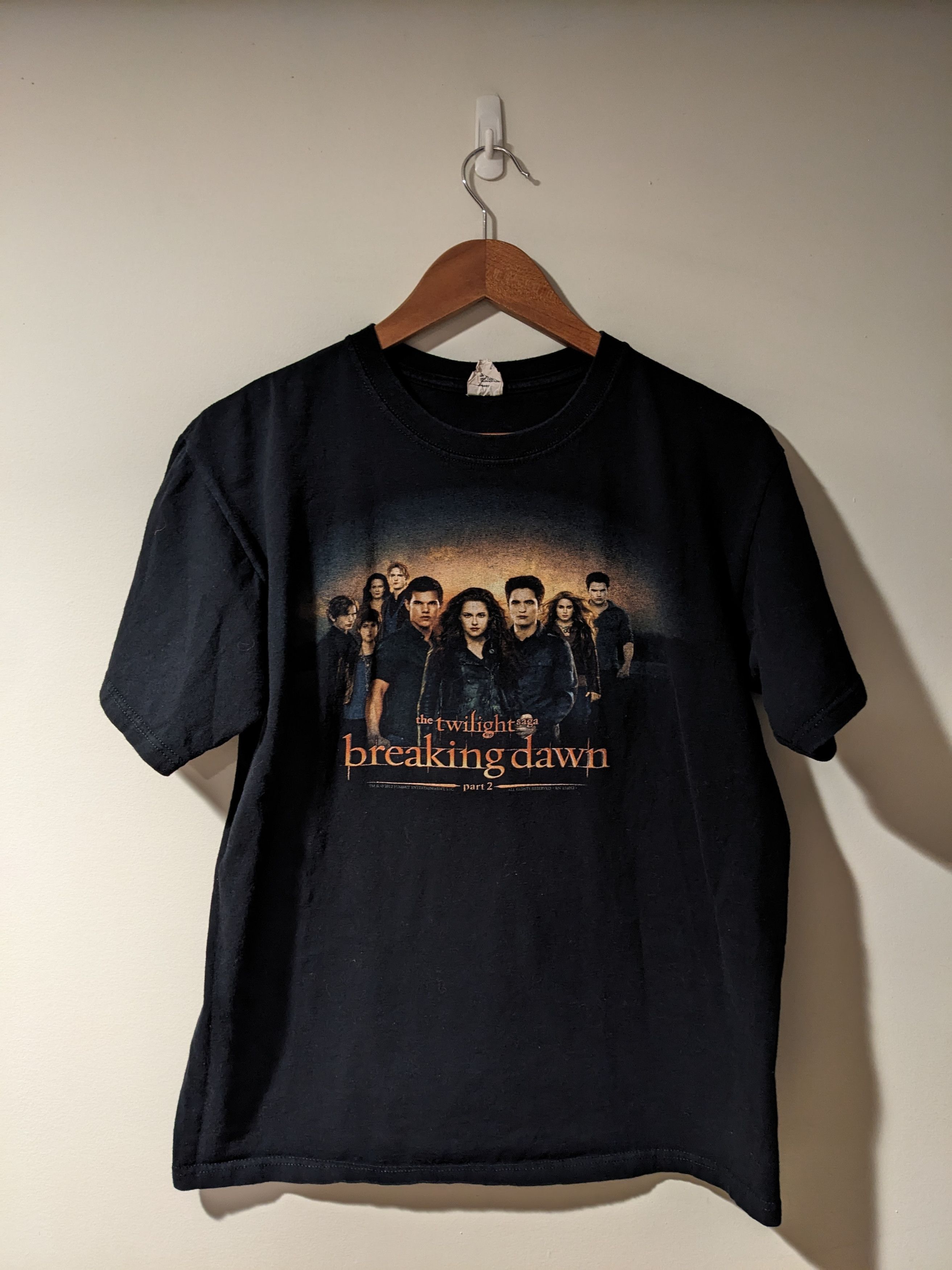 Vintage Vintage 2012 The Twilight Breaking Dawn Part 2 Promo T-Shirt Size M / US 6-8 / IT 42-44 - 1 Thumbnail