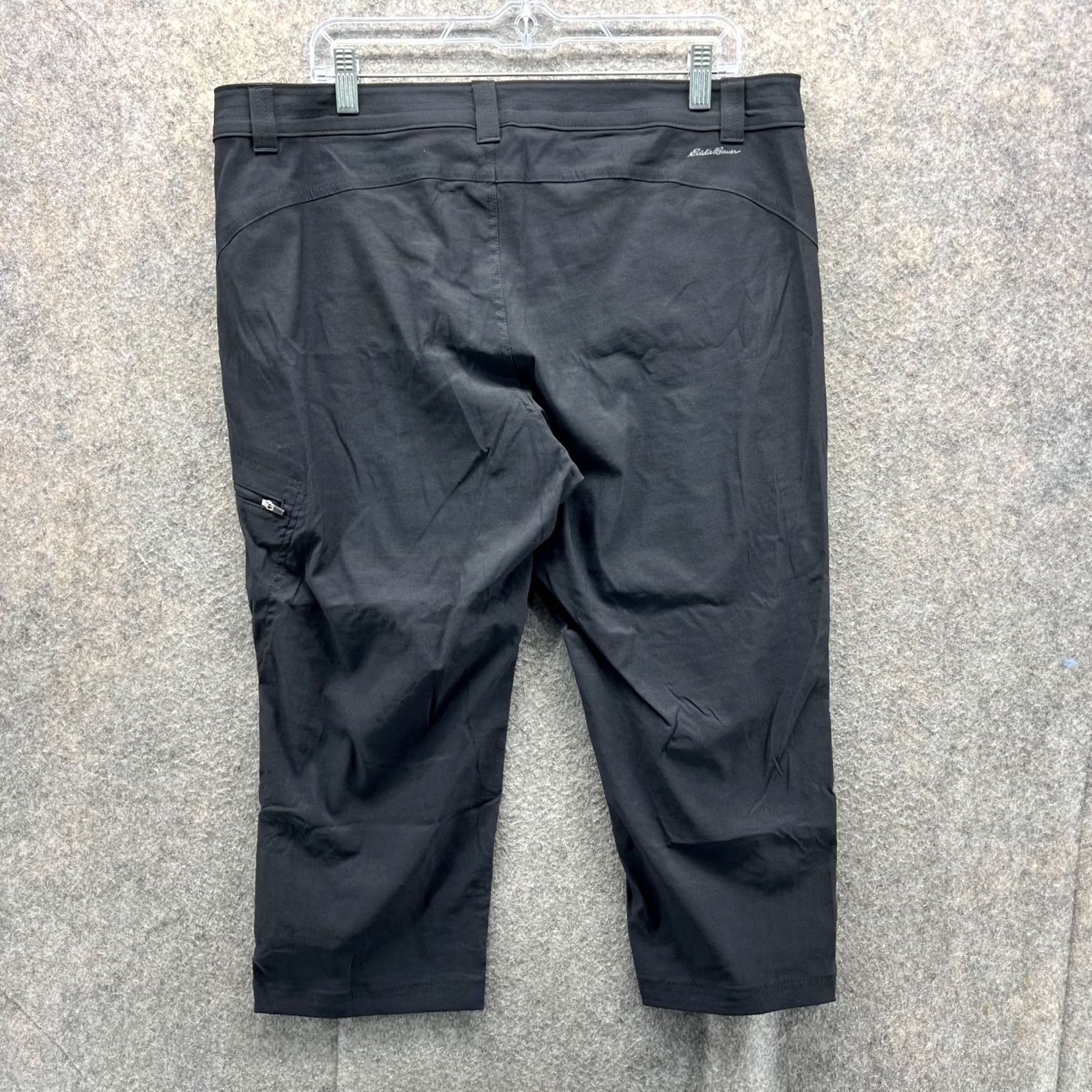 Eddie Bauer VINTAGE Eddie Bauer Pants Women 16W Black Capri Flat Front Casual Dress Straight Leg Size 26" / US 2 / IT 38 - 5 Thumbnail