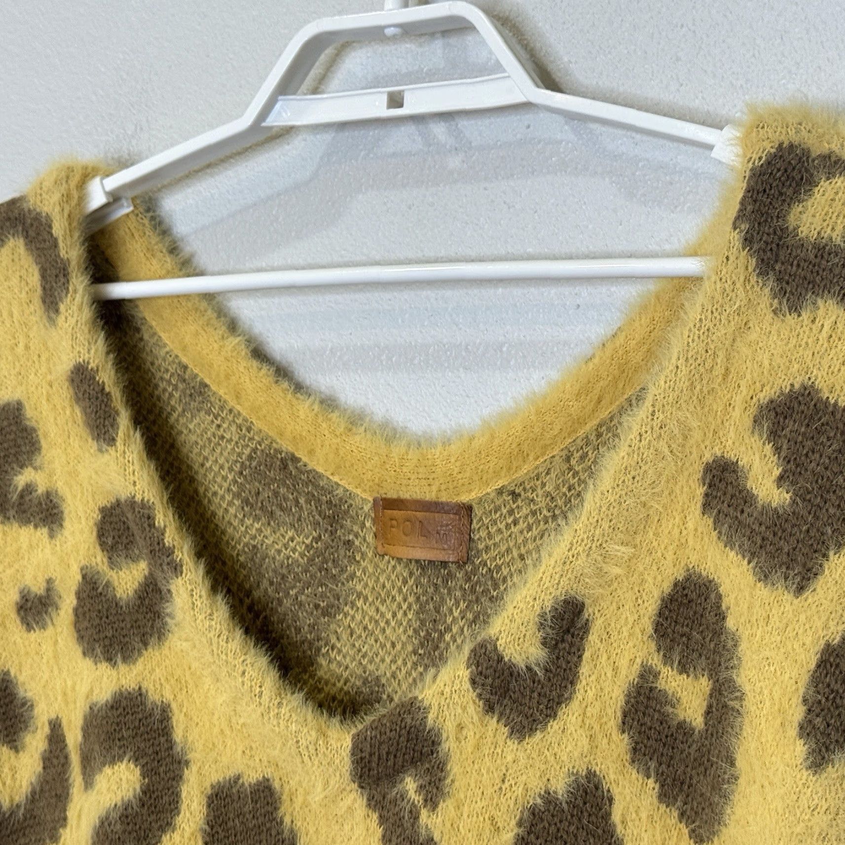 Vintage POL Animal Print Fuzzy Oversized Sweater Womens Medium Long Sleeve V-Neck Pullover Knit Shirt Size M / US 6-8 / IT 42-44 - 2 Thumbnail