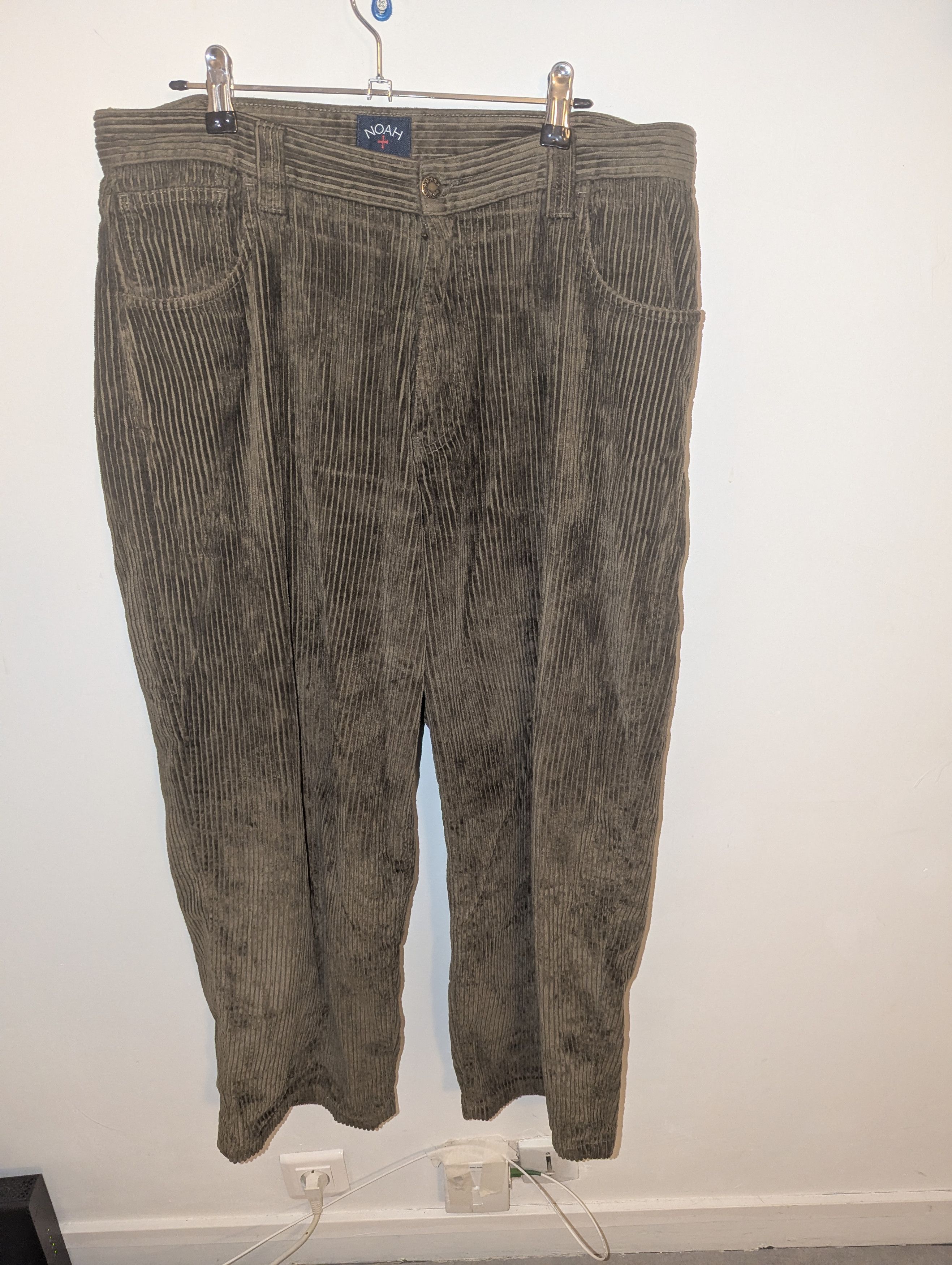 Noah Wide-Wale Corduroy Jeans Size US 34 / EU 50 - 5 Thumbnail