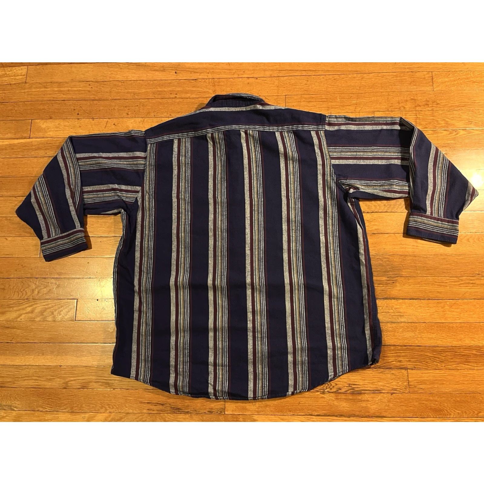 Vintage VINTAGE L.L. Bean Shirt Northwoods Flannel Striped Men’s XL Gray Purple Casual 90s Outdoor Retro Pockets Button-Up Size US XL / EU 56 / 4 - 5 Thumbnail